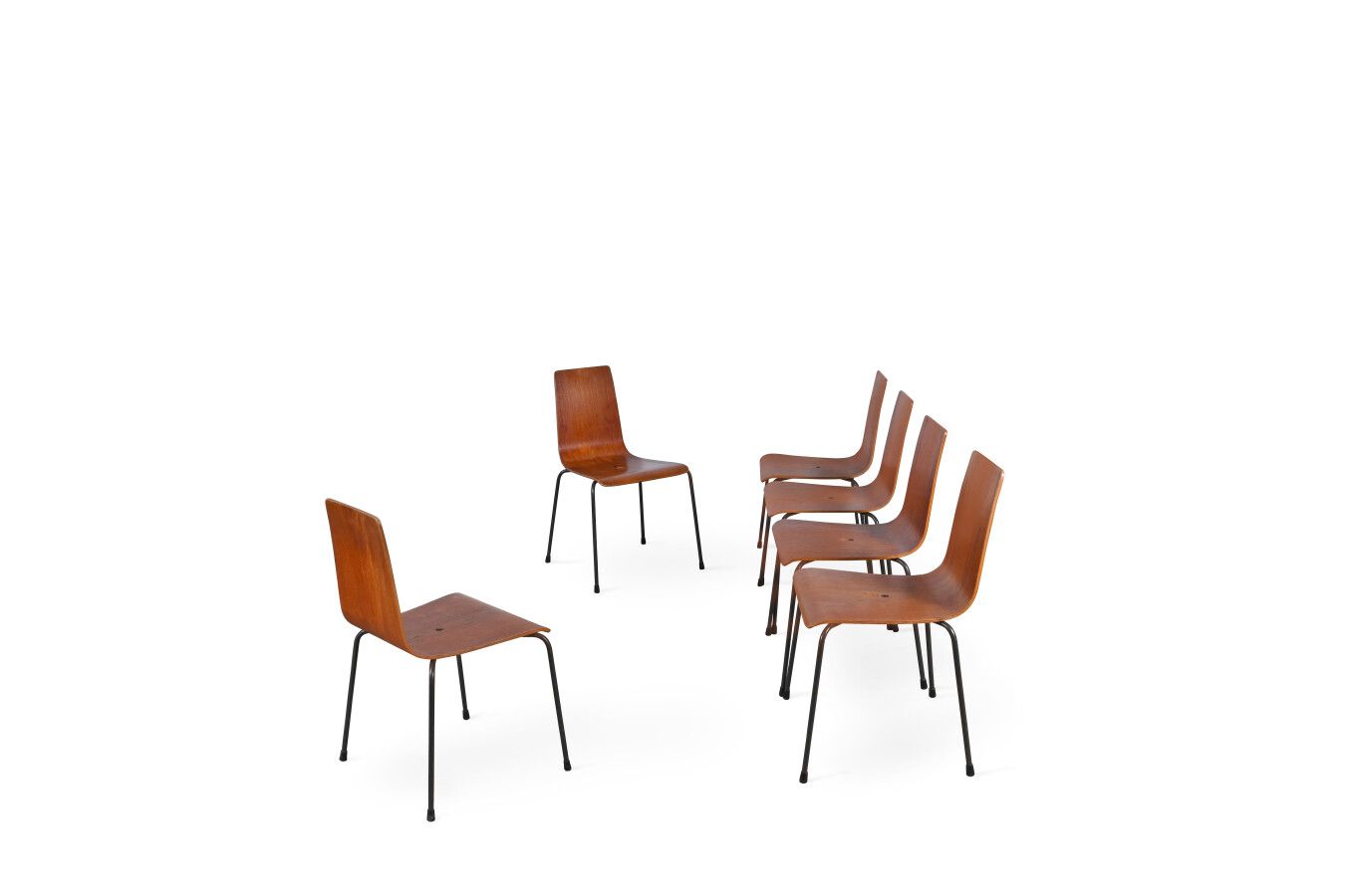 Null 60年代的工作

六把椅子的套间

模制胶合板，黑色漆面铁腿

H.81 cm - D. 48 cm - W. 49 cm

使用条件