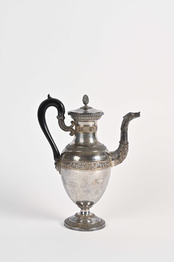 Null Important baluster coffee pot on pedestal, the body with friezes of pampers&hellip;