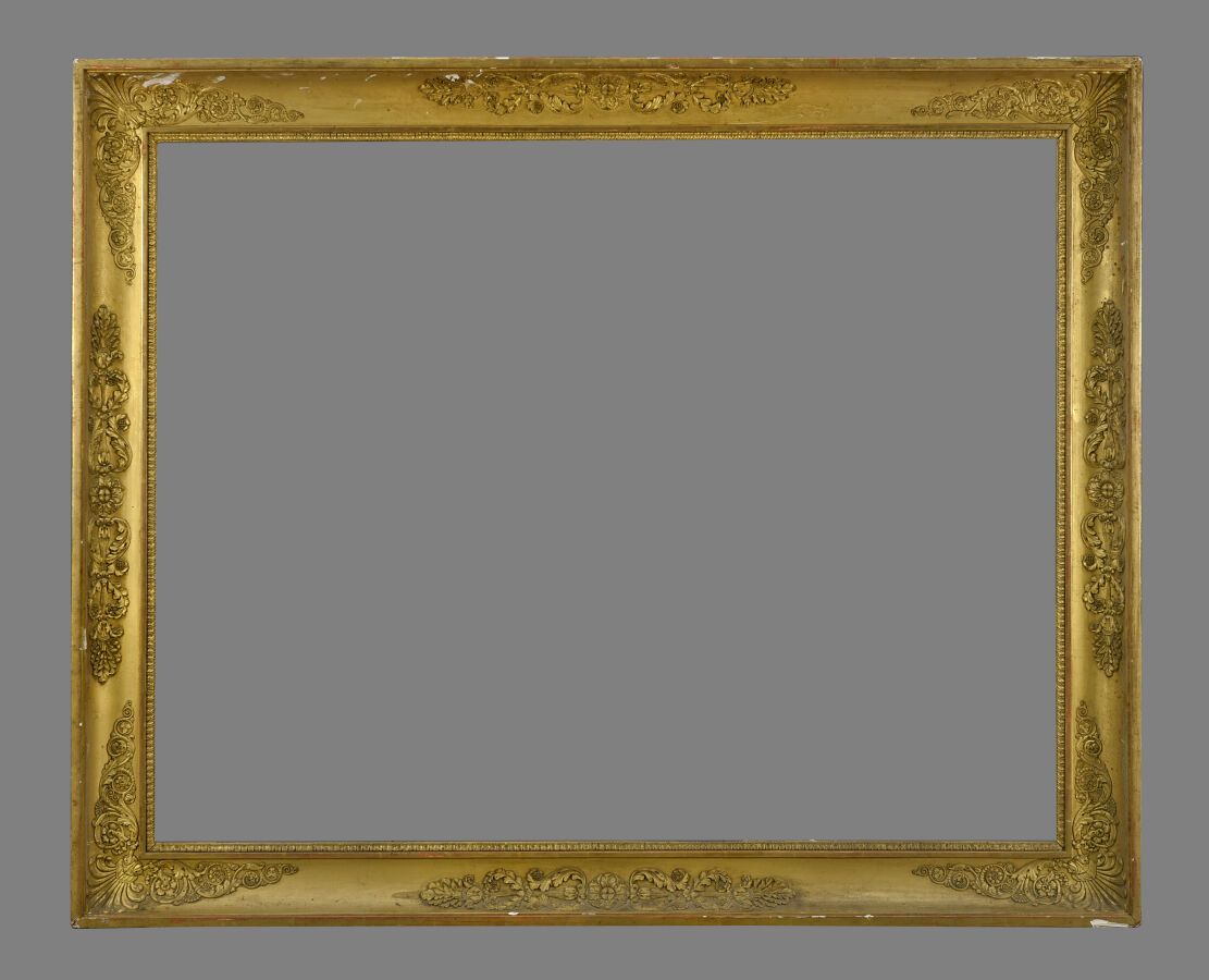 Null Pair of large wood and gilded paste frames, the doucines with corner palmet&hellip;