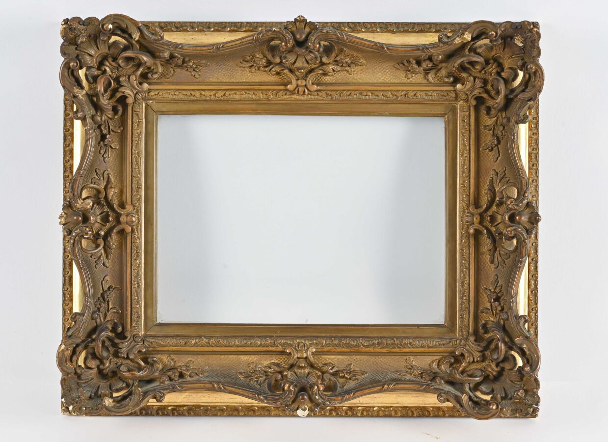 Null Small rectangular frame in wood and gilded stucco, partially openwork, with&hellip;