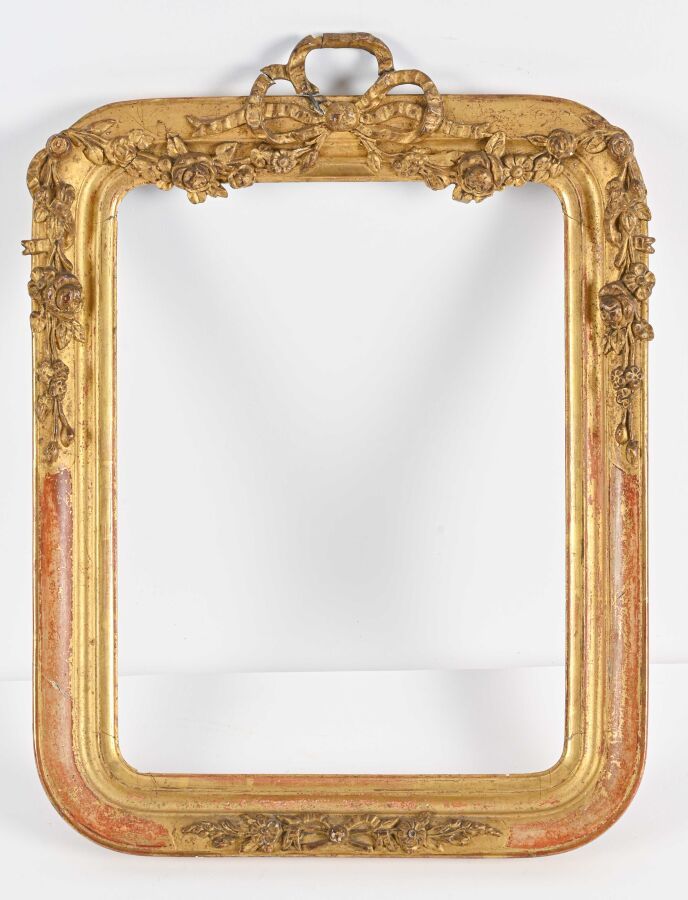 Null Small rectangular wood and gilded paste frame with rounded corners, decorat&hellip;