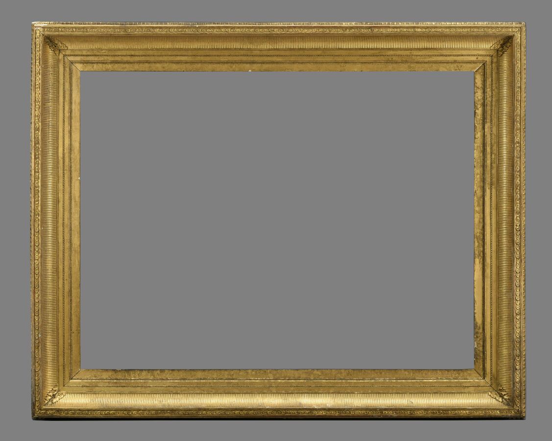 Null Large channel frame with foliated corners, pearl moldings, stylized piastre&hellip;