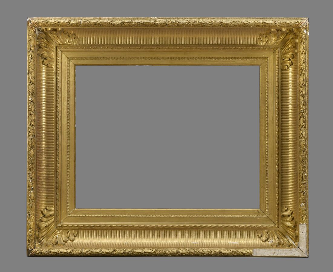 Null Rectangular wood and gilded stucco frame with laurel moldings, canals, twis&hellip;