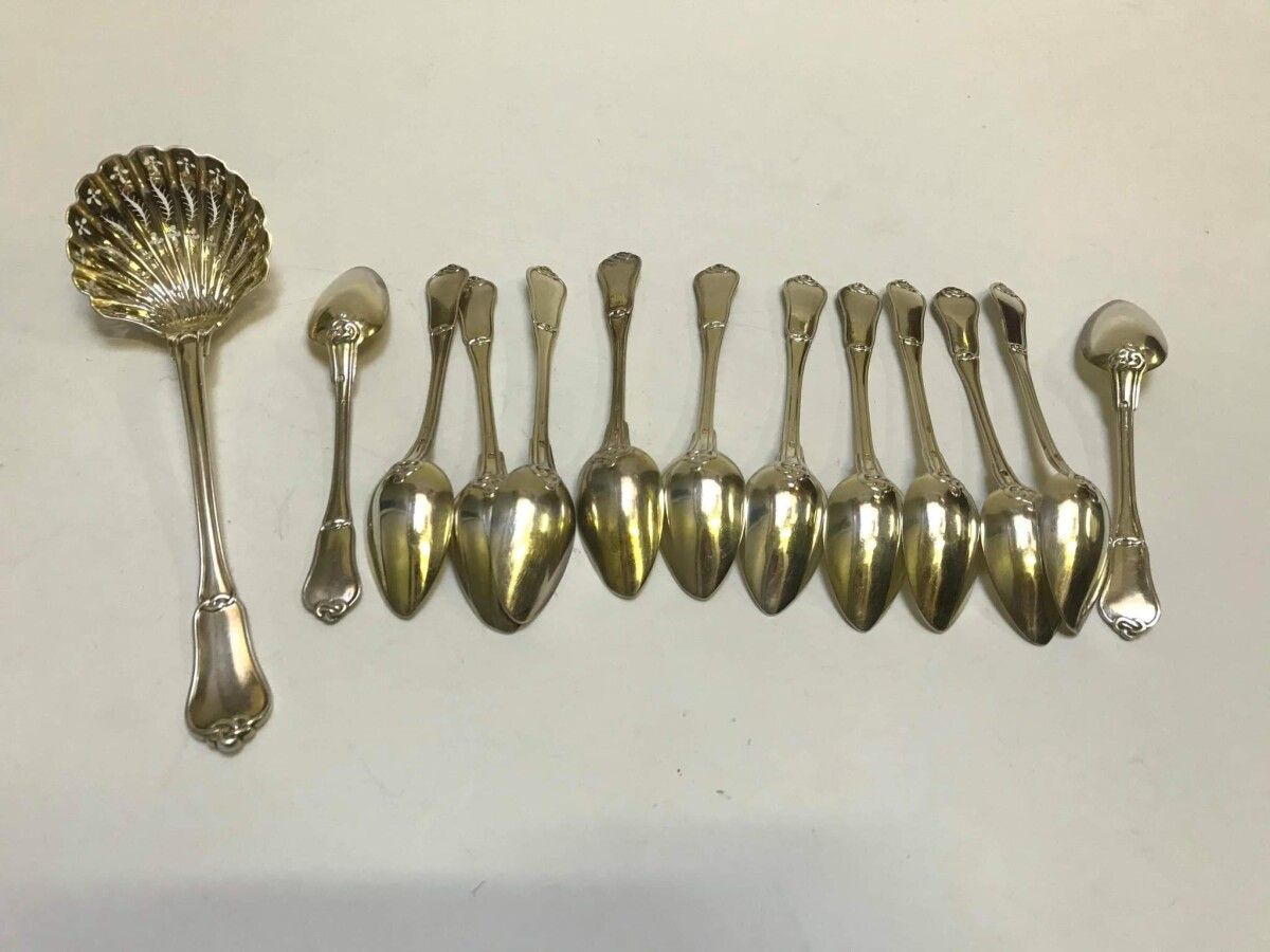 Null Twelve silver tea spoons 925 thousandths and a spoon to be sprinkled. Model&hellip;