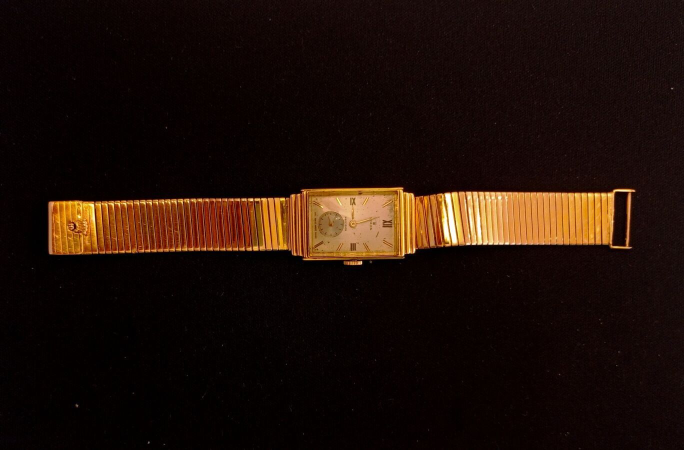 Null Lot von zwei UHREN

eine in Gelbgold 750 Tausendstel, französisches Uhrwerk&hellip;