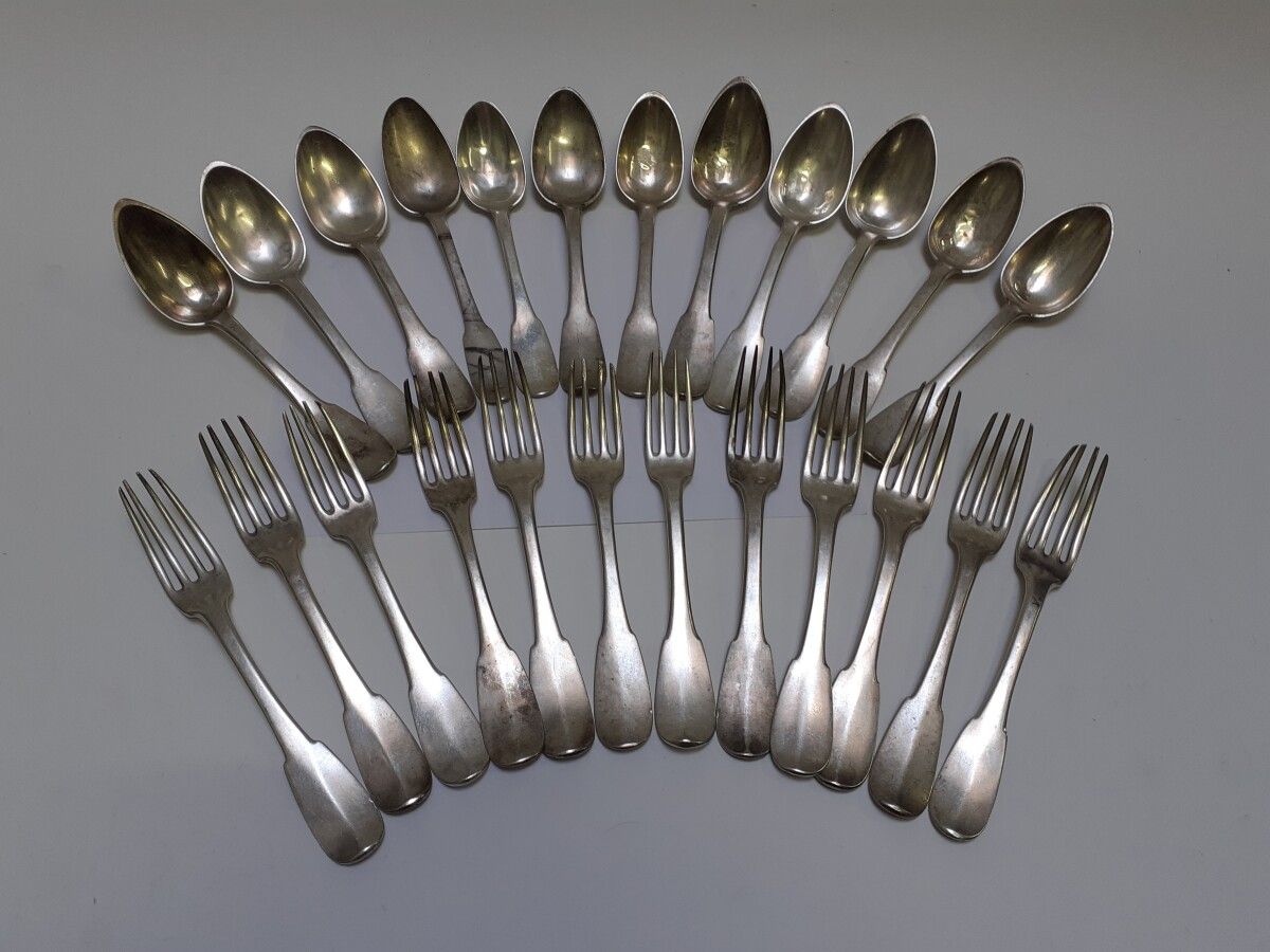 Null Twelve silver cutlery, uniplat model.

Early 19th century.

Weight : 1 810 &hellip;