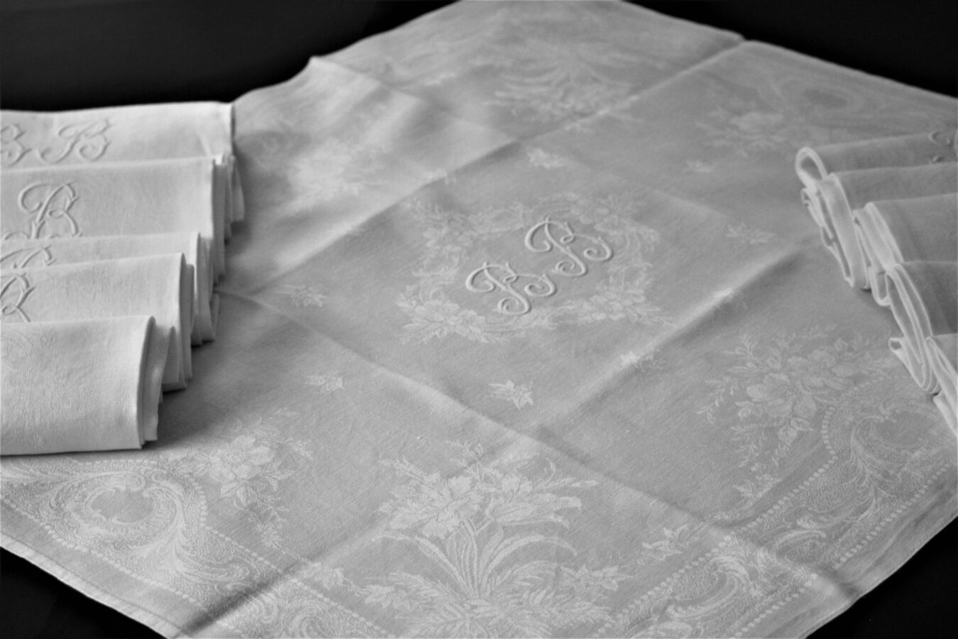 Null Trois suites de serviettes damassées, 2nde moitié du XIXe siècle.

Une suit&hellip;