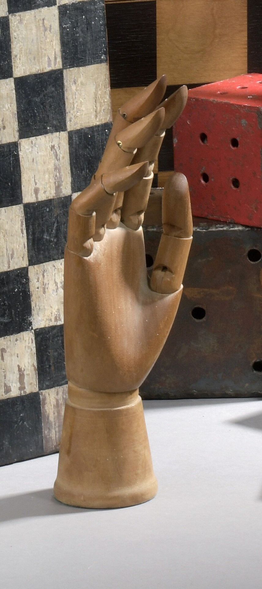 Null Modèle pour artiste figurant une main de femme aux doigts articulés en bois&hellip;