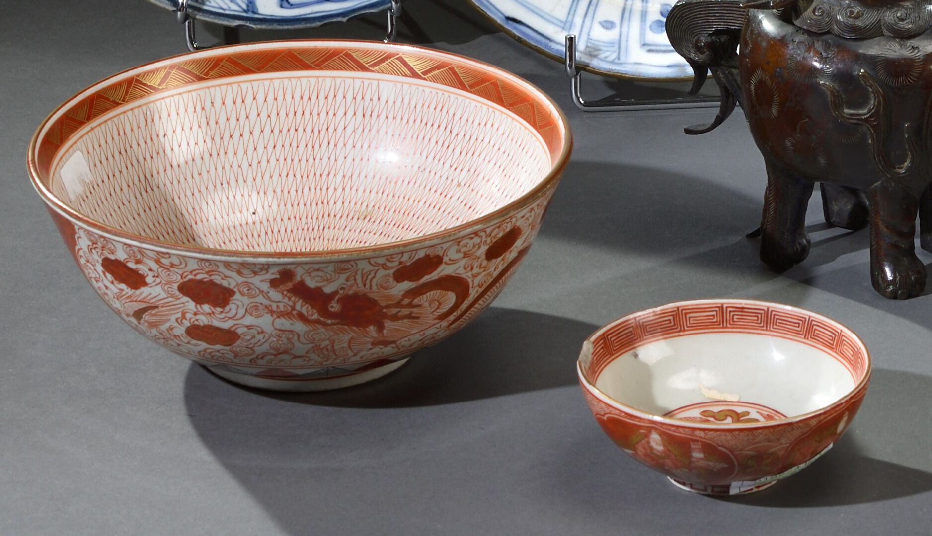 Null JAPON, Kutani - Période MEIJI (1868-1912) 

Bol en porcelaine à décor rouge&hellip;
