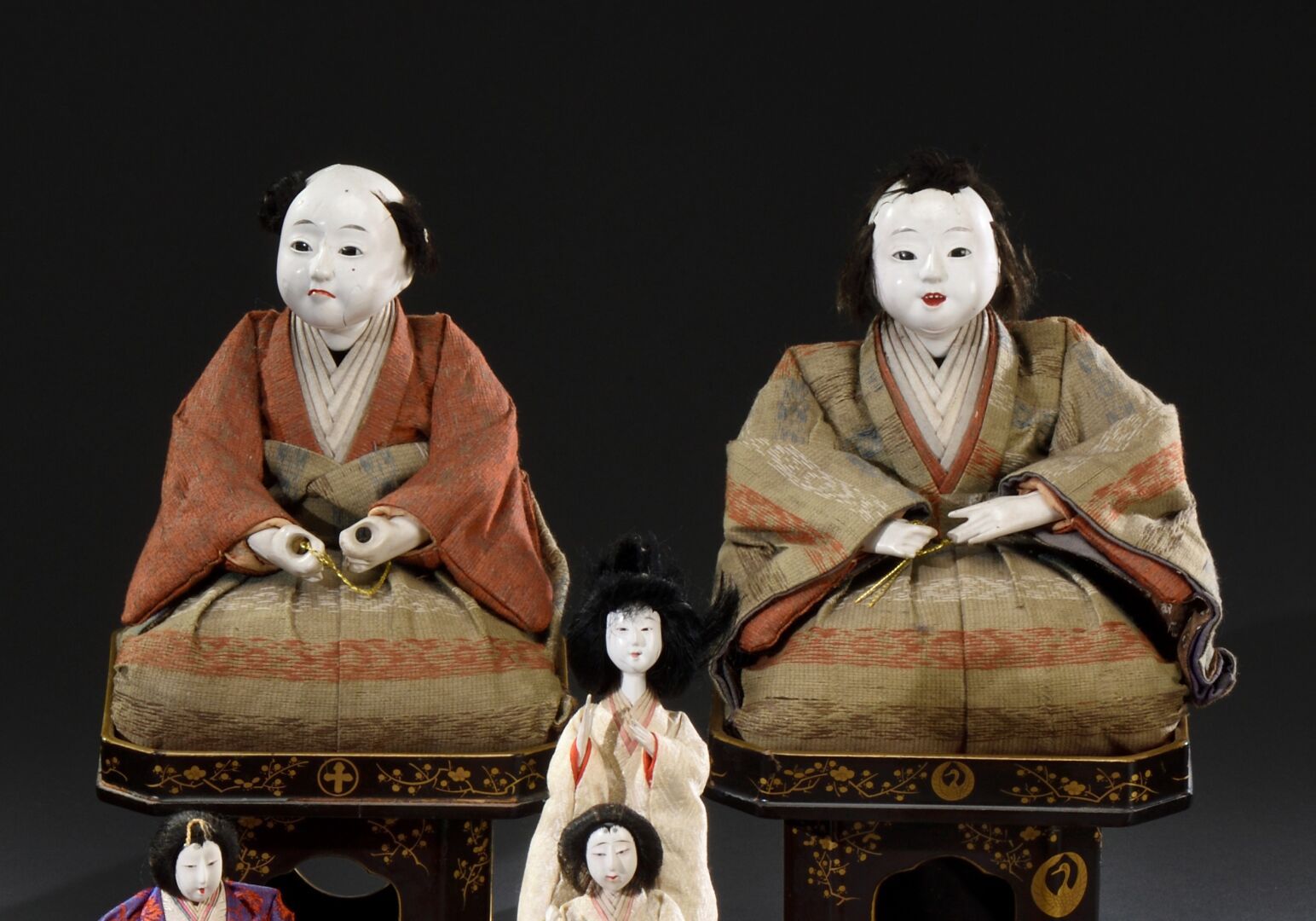 Null 日本 - EDO时期 (1603-1868)

一对用蛋壳漆木和稻草制成的 "Hina Ningyo"（儿童聚会）娃娃，眼睛镶嵌着硫磺，穿着小衣服

&hellip;