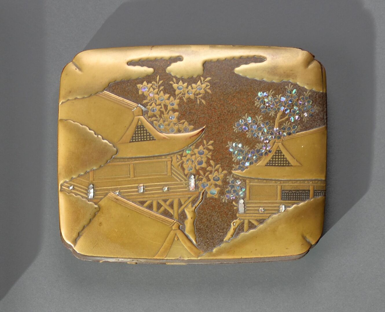 Null JAPÓN - Período EDO tardío (1603-1868) 

Kobako de madera lacada Tamaki-e, &hellip;