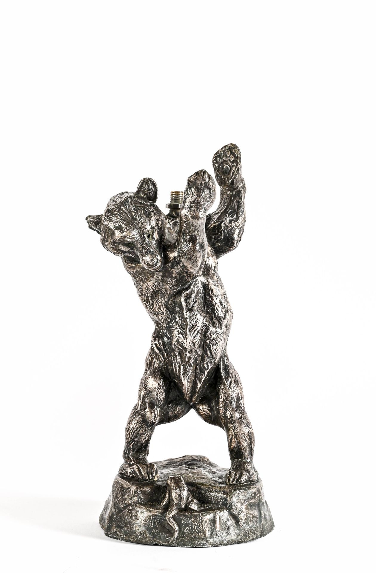 Travail des années 1940 Pied de lampe figurant un ours portant 

chassant une gr&hellip;