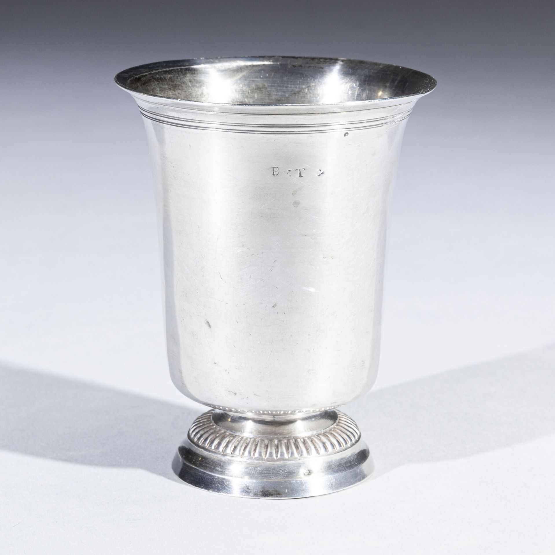 Null Silver tulip tumbler, the pedestal with gadroons, the threaded neck monogra&hellip;