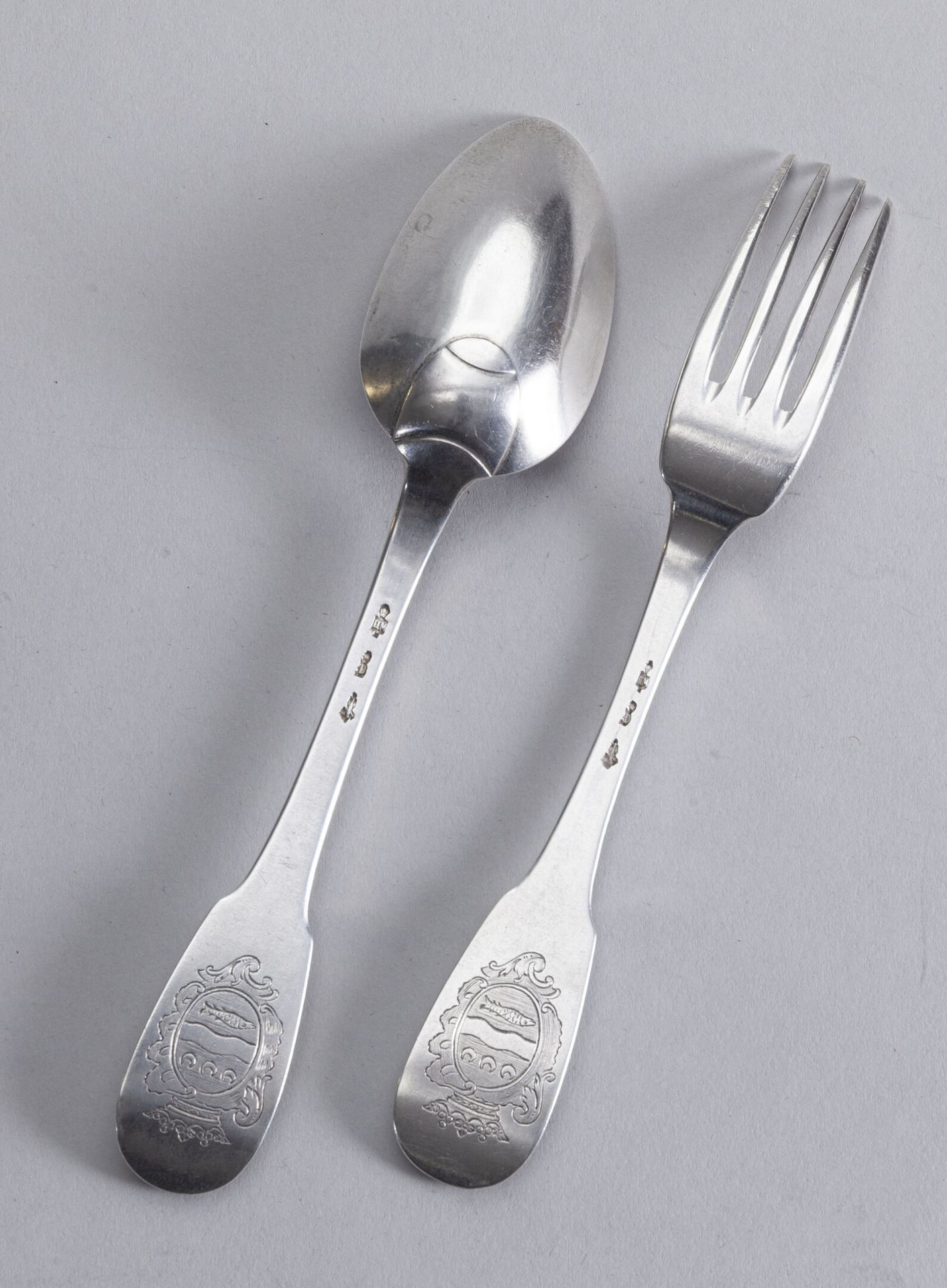 Null Silver flatware model uniplat, armorié

Cambrai, between 1740 and 750

Mast&hellip;