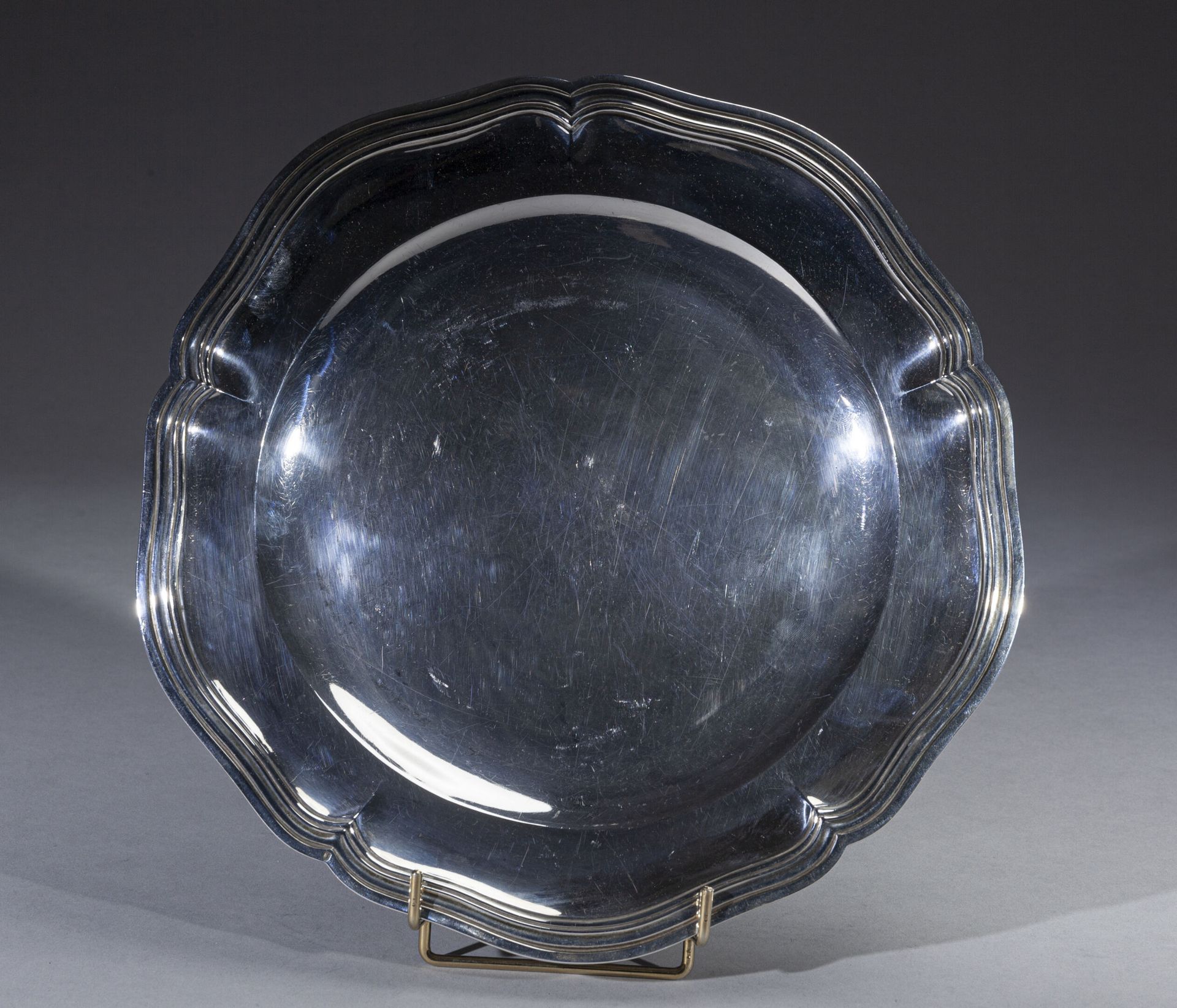 Null Circular silver dish with five contours molded with fillets

Marked : Miner&hellip;