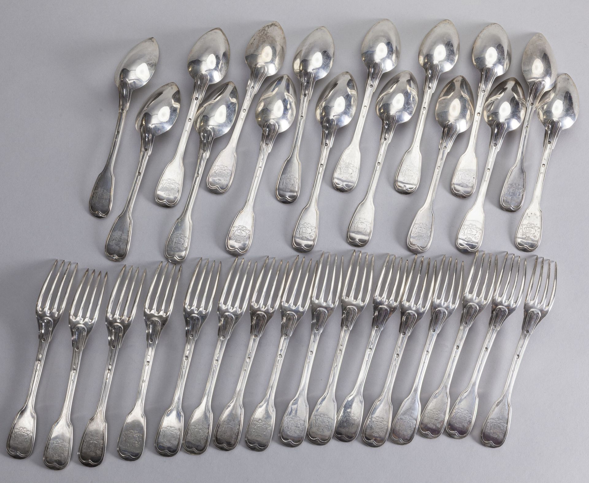 Null Set of sixteen silver flatware, filets pattern, with the arms "Or with a cr&hellip;