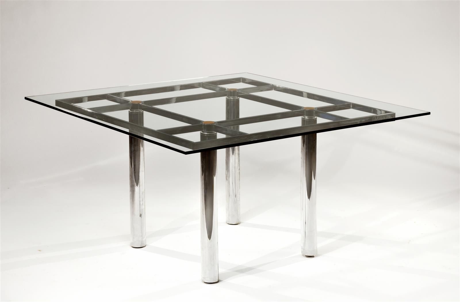 Null 阿夫拉（1937-2011）和托比亚（1935年出生）SCARPA。

克诺尔国际版。

安德烈模式

桌子型号 "Andre"，镀铬金属结构，方形玻&hellip;