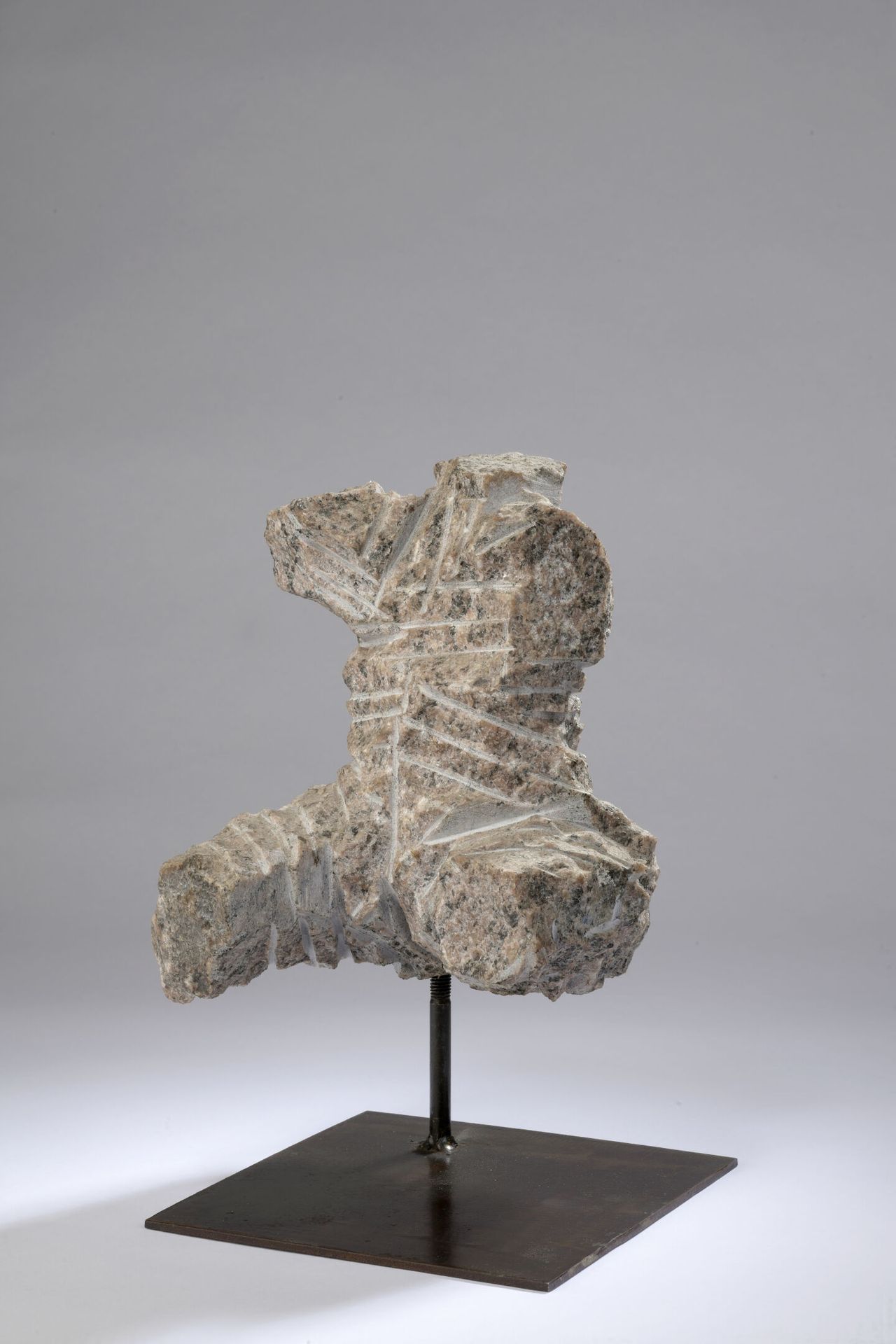 Null Denis MONFLEUR (né en 1962)

Torse, 2000

Sculpture en granit (taille direc&hellip;
