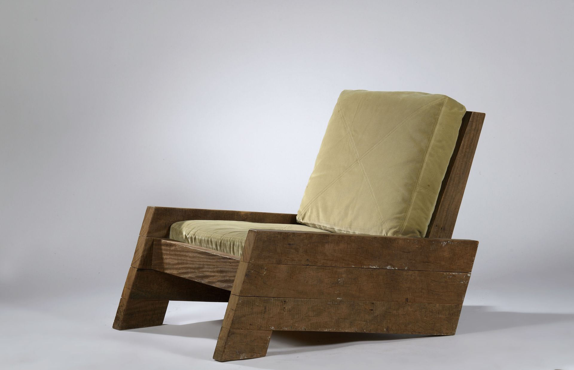 Null 卡洛斯-莫塔（生于1959年）。

阿斯图里亚斯模式。

椅子，结构为厚木板条。座椅和背部覆盖有垫子。

H.75 cm - W. 75,5 cm -&hellip;