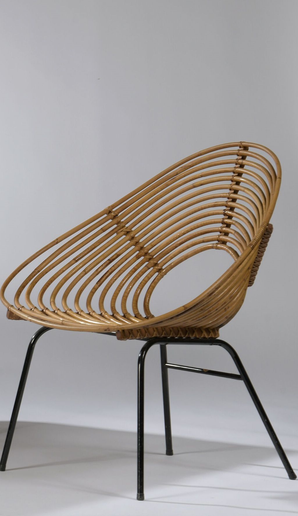 Null Dirk Van SLIEDRECHT（20世纪）。

20世纪60年代的Rohe Noordwolde版。

优雅的扶手椅，结构为黑色漆面金属，支持&hellip;