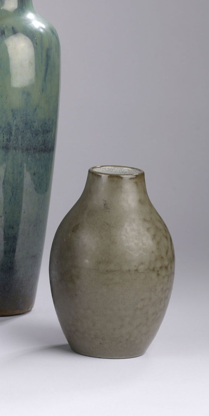 Null Travail MODERNE des années 1960

Vase de forme ovoïde à col très légèrement&hellip;