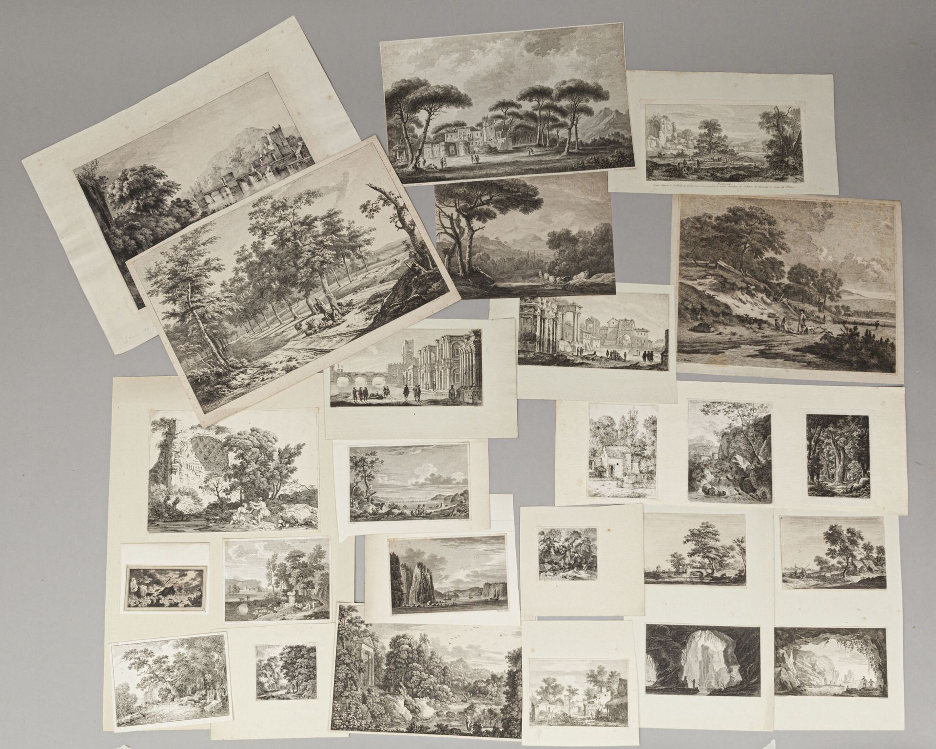 Null varia - 大量的印刷品

其中，我们可以看到：让-雅克-德-布瓦西厄（1736-1810）。

多芬尼的圣科隆贝城堡景观

蚀刻在牛皮纸上的藤本&hellip;