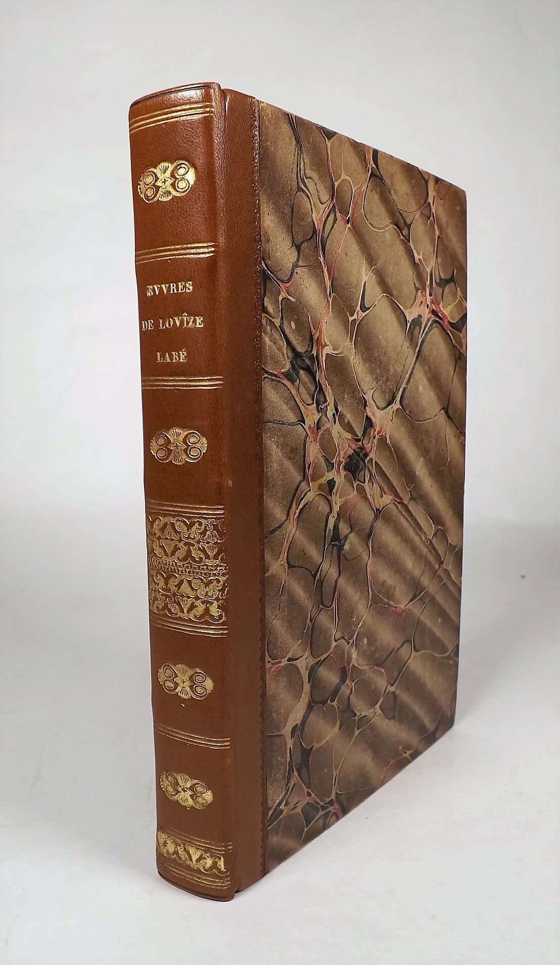 Null LABE（路易丝）。洛维兹-拉贝的作品。里昂，Durand et Perrin, 1824。8开本，半棕褐色基质，书脊有装饰，边缘有大理石花纹（拼接装&hellip;