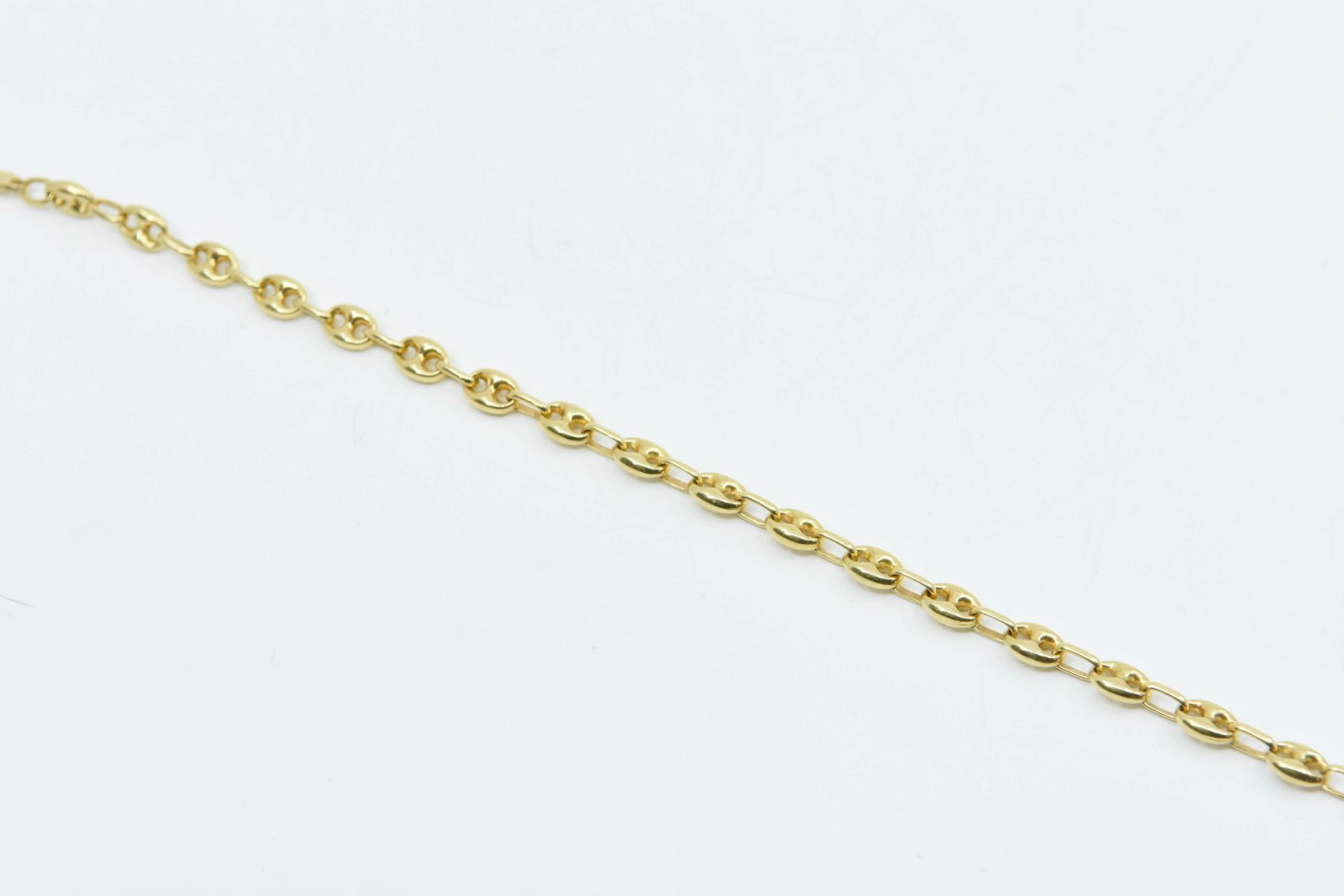 Null Bracelet and yellow gold 18K (750°/°°) with coffee bean mesh 
Weight : 8,4 &hellip;