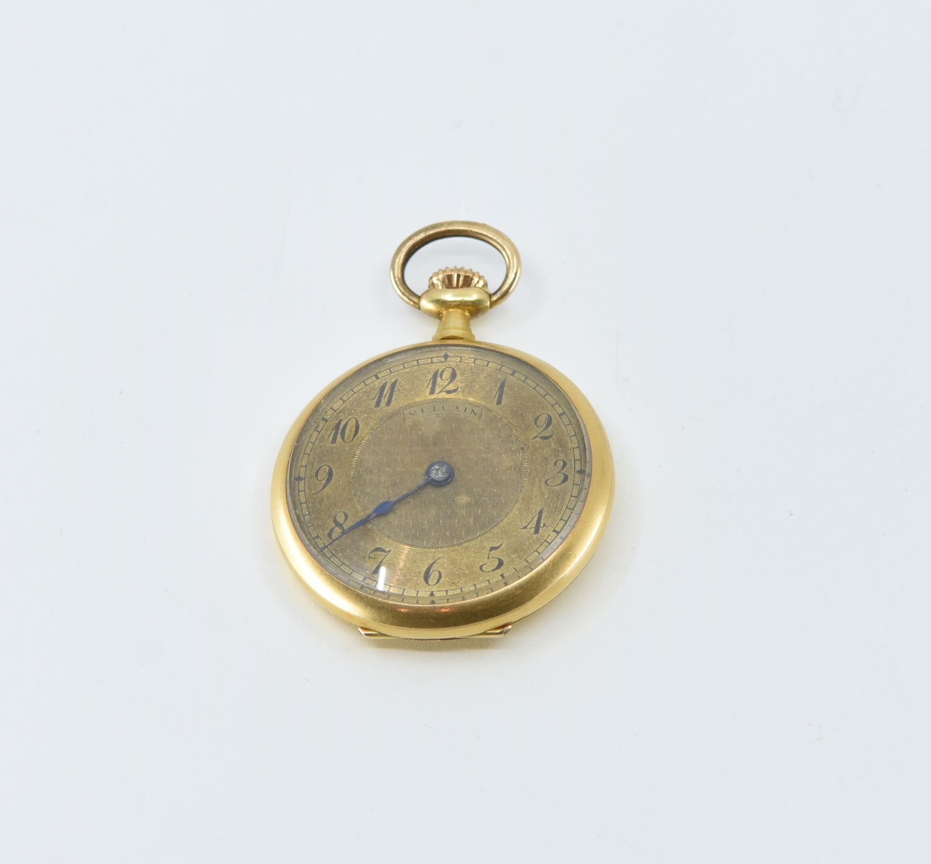 Null VULCAIN
Reloj de cuello de oro amarillo de 14 quilates (585°/°), con el fon&hellip;
