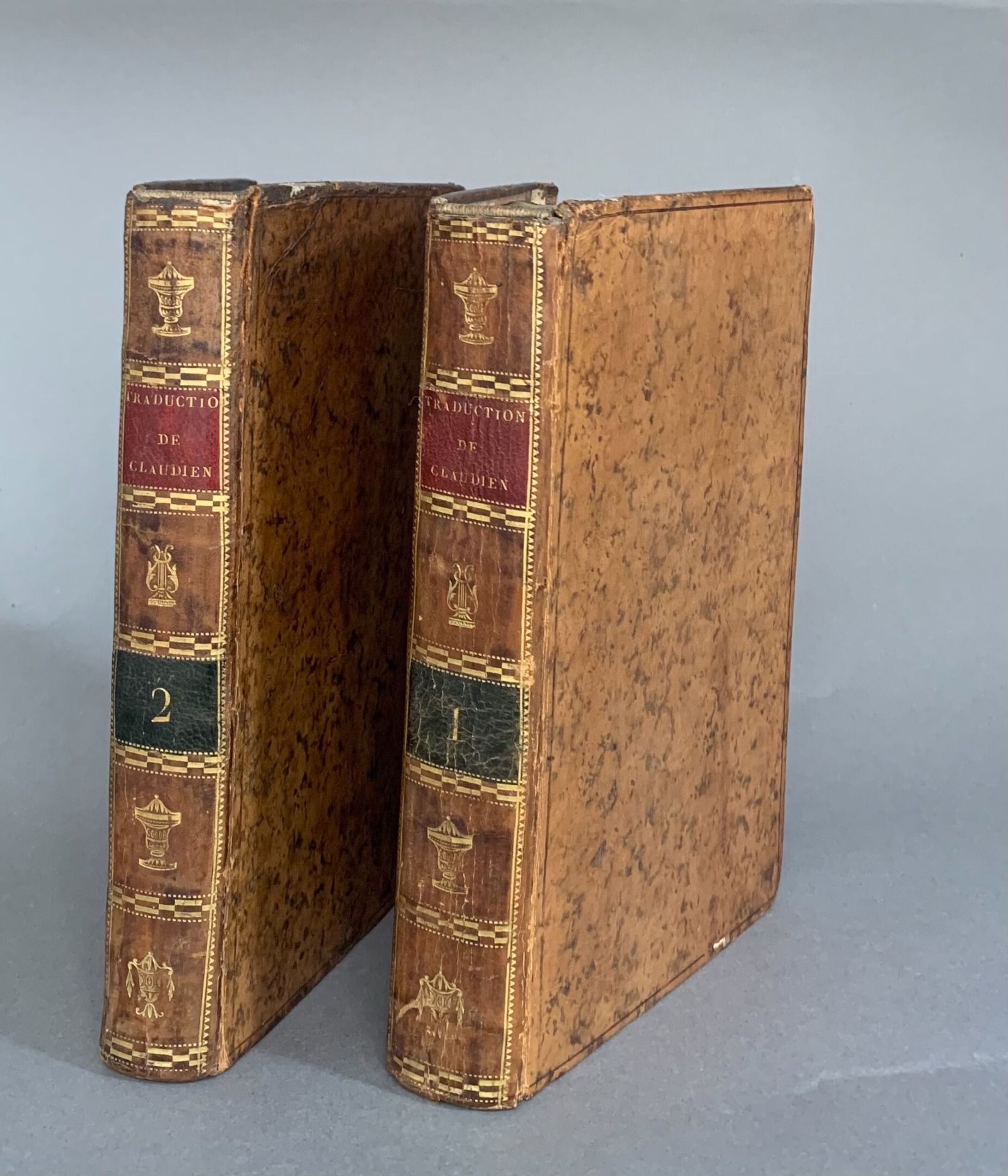Null CLAUDIAN.完整的作品。巴黎。Dugour et Dunand Floréal An VI（1798）。2卷8开本。

按原样。

封二上有男爵&hellip;