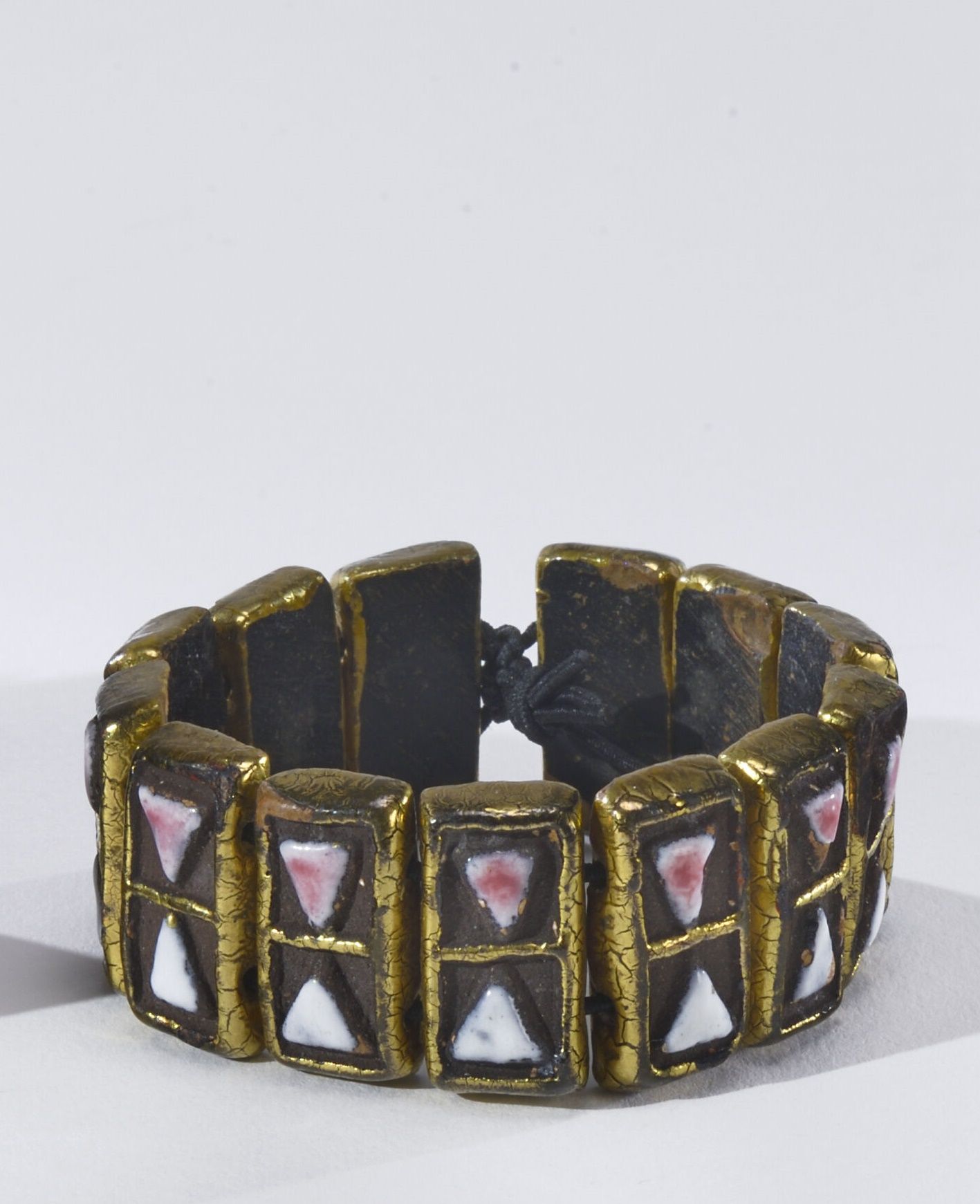 Null 米特-埃斯佩尔特 (1923 - 2020)

带釉面陶瓷元素的手链

L. 16 cm

使用状况，薄片