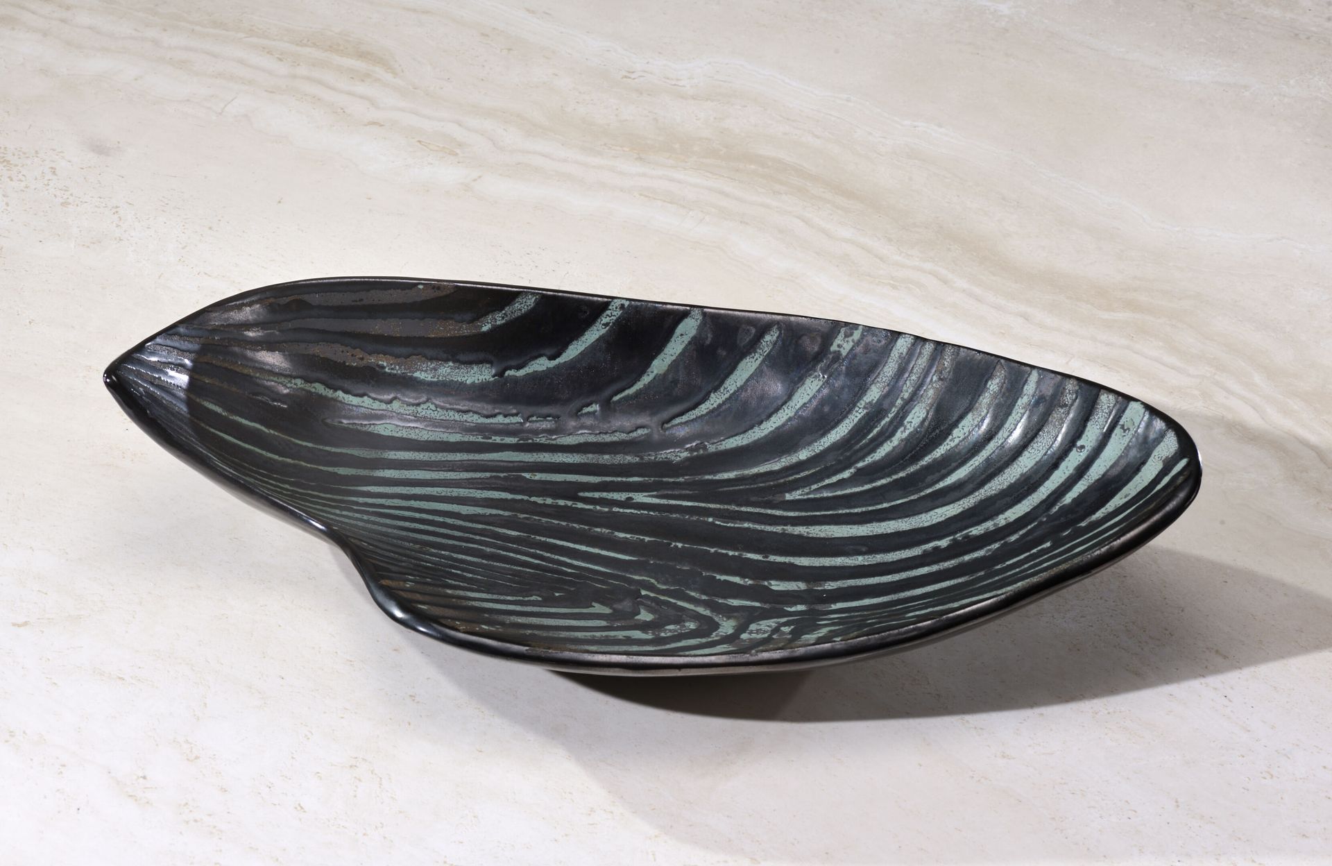 Null Roger CAPRON (1922 - 2006)

Große Schale aus glasierter Keramik mit Liniend&hellip;
