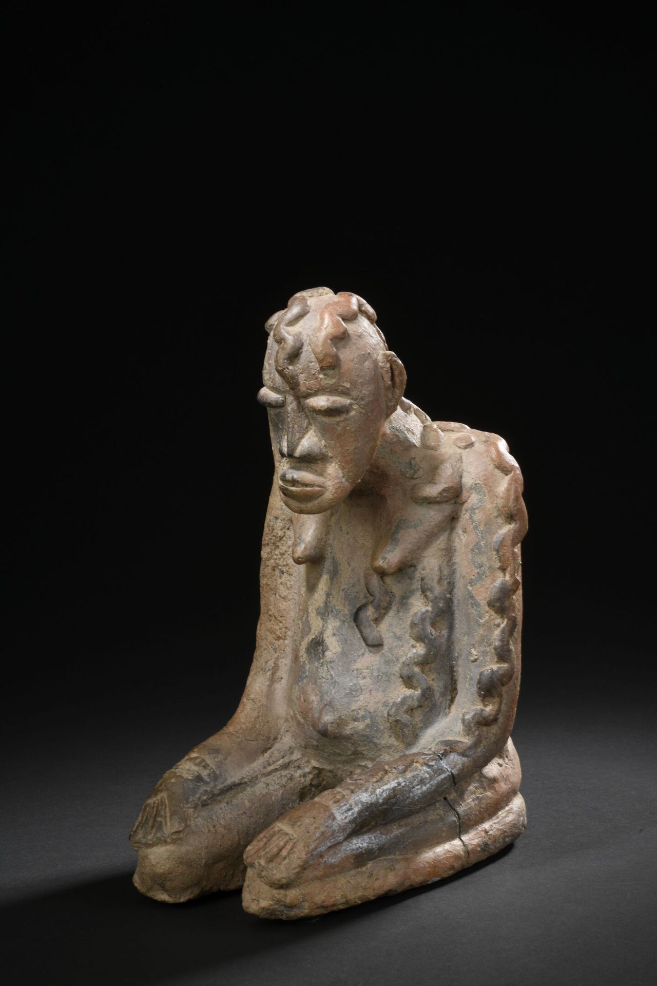 Null Djenne-Statue, Mali
Aus gebrannter Erde 
H. 26 cm 
Datierung: 12. Bis 16. J&hellip;