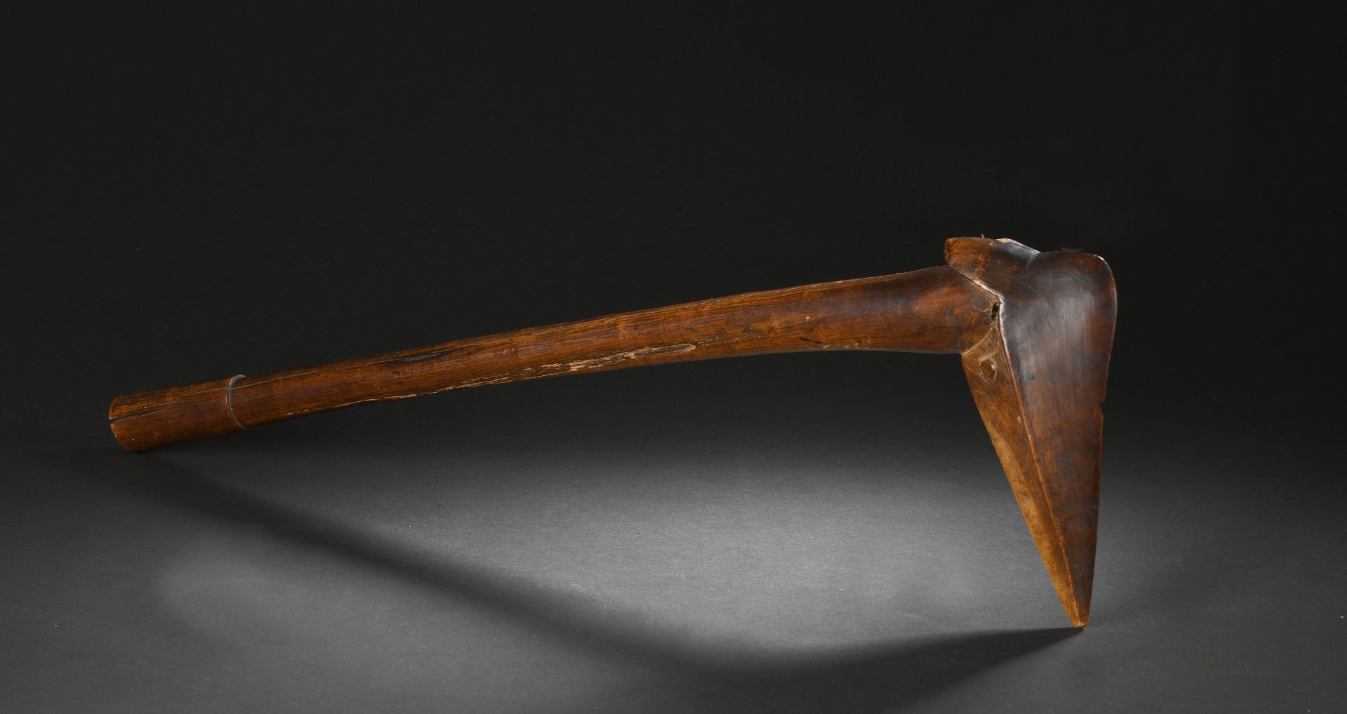 Null Keule Vogel Kanak 
L. 63 cm
Splitter 

Schönes Exemplar mit glänzender Maha&hellip;