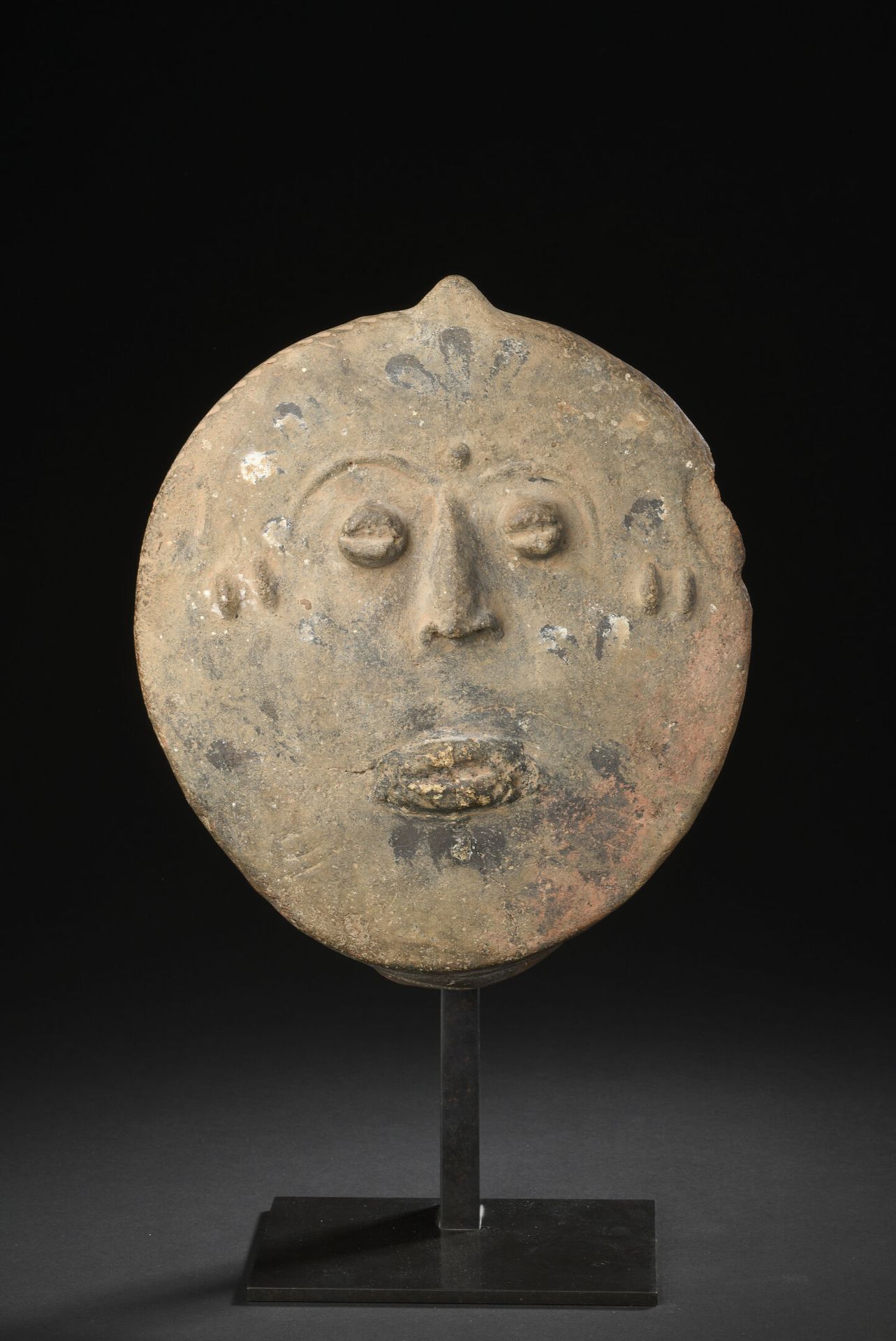 Null Jefe de Akan Kwahu, Ghana
Terracota
D. 27,5 cm

Procedencia : 
Galería Rena&hellip;