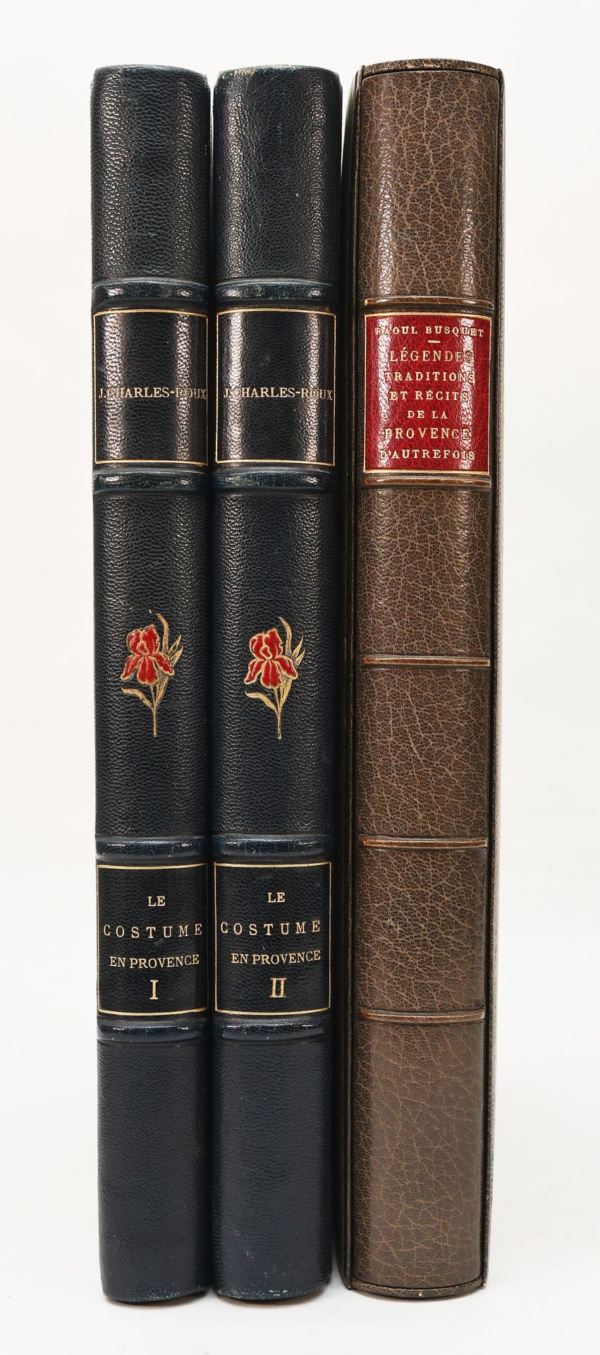 Null 布斯奎特（Raoul）。过去普罗旺斯的传说、传统和故事。 
马赛，阿尔斯，1932年。 
大4开本，半石板皮，带边角，封面和书脊镀金，箱子（H. Du&hellip;