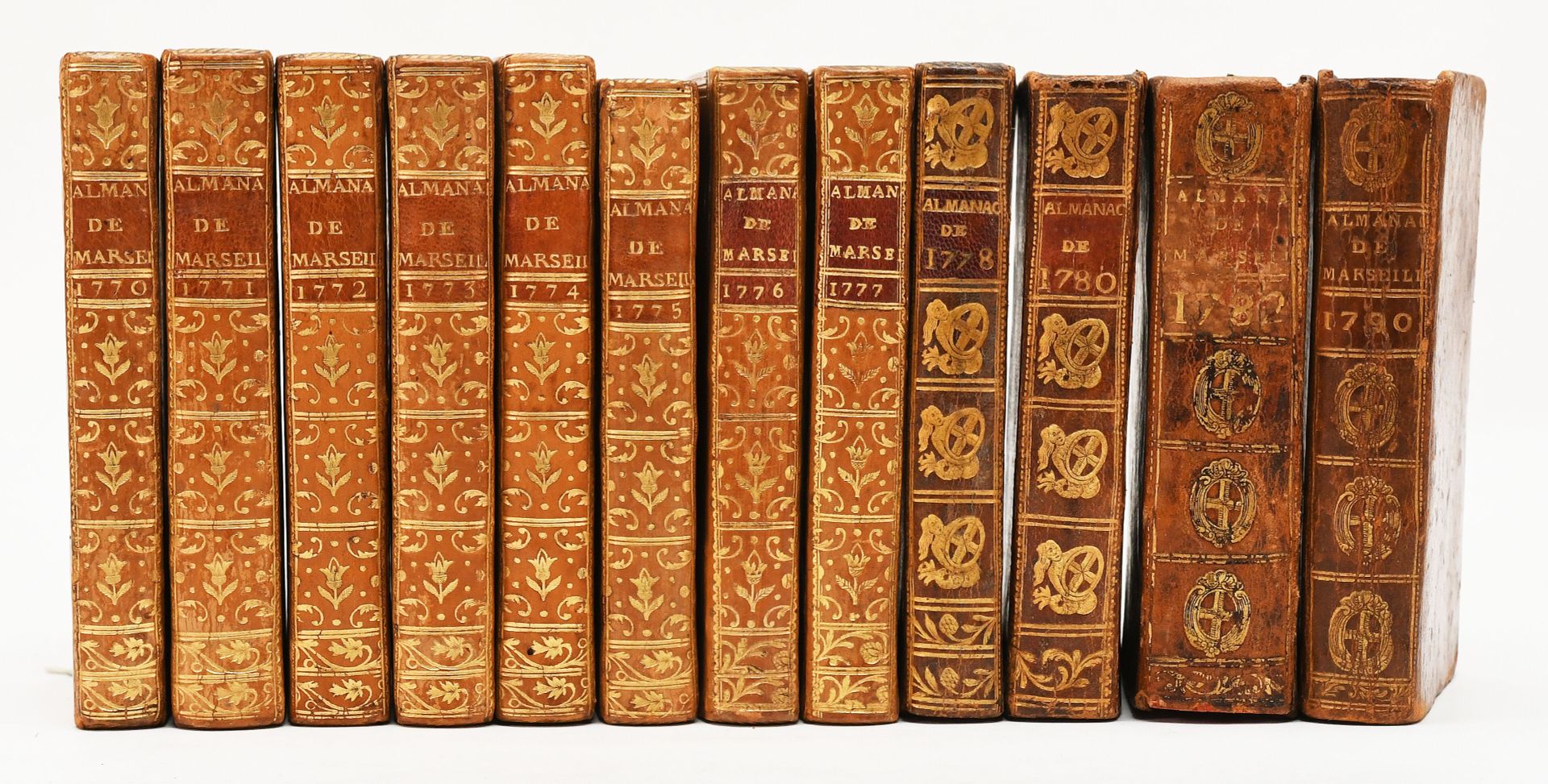 Null 马赛的历史年鉴。 
马赛，让-莫西，1770至1777年和1778-1780-1782-1790年。 
12卷，16开本，前8卷为金黄色小牛皮，其他为&hellip;