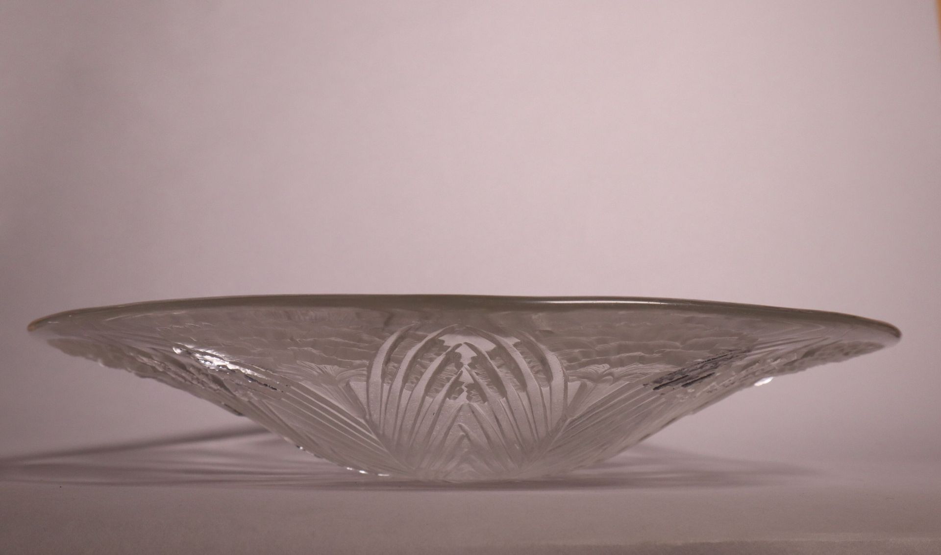 Null CRISTAL LALIQUE 
Coupe « OEillets », modèle créé en 1932. Épreuve en verre &hellip;