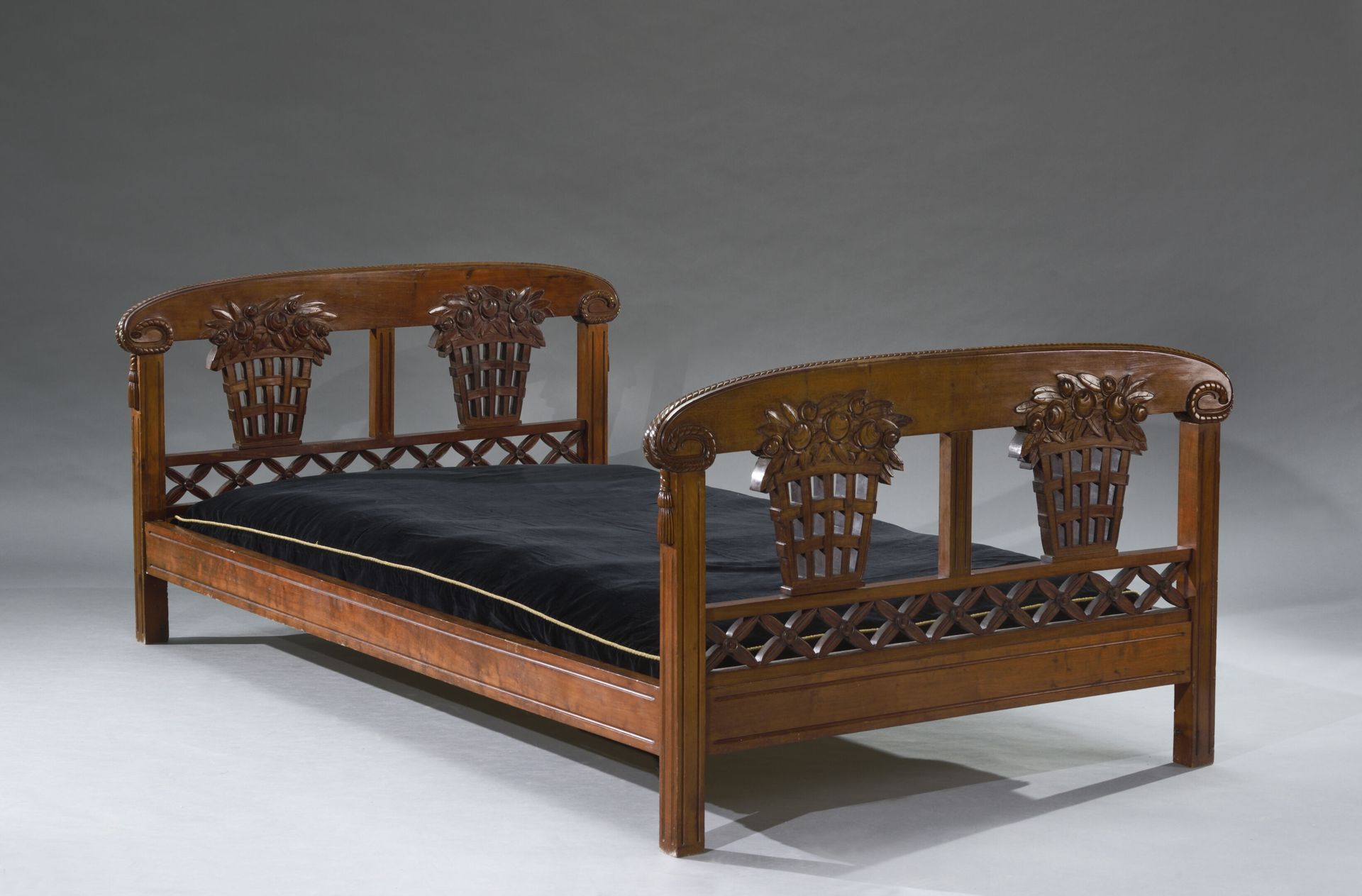 Null Louis SUE (after a drawing by) & André GROULT (1884 - 1967) 
Double bed in &hellip;