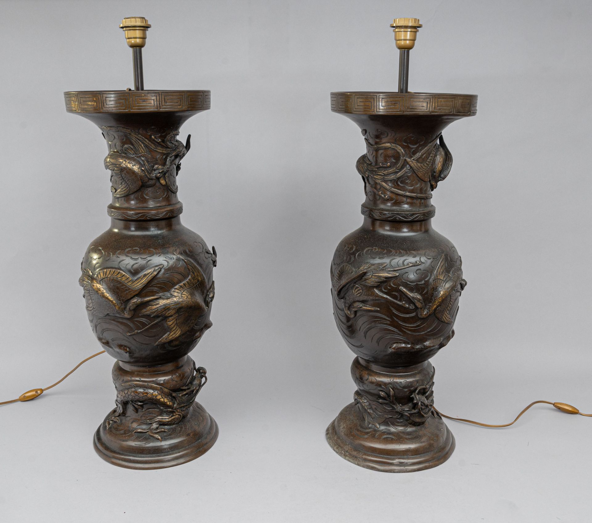 Null Grande paire de vases en bronze, Japon, ère Meiji (1868-1912)
Balustre à dé&hellip;