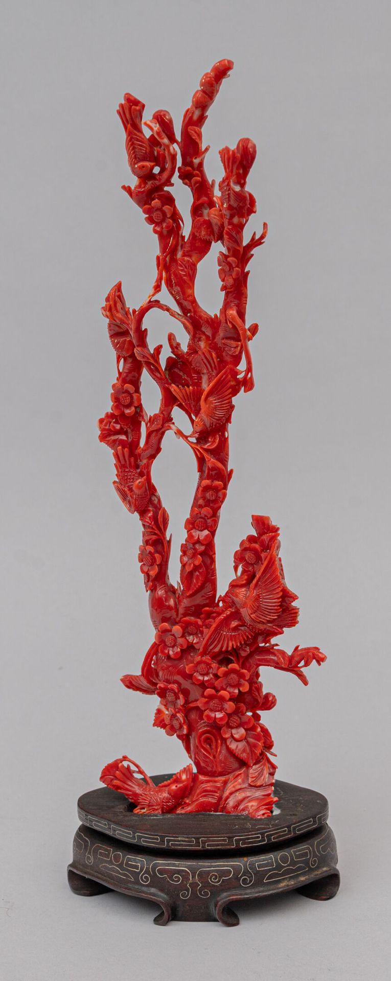 Null Groupe en corail rouge, Chine, XXe siècle
Représentant un arbre à deux haut&hellip;