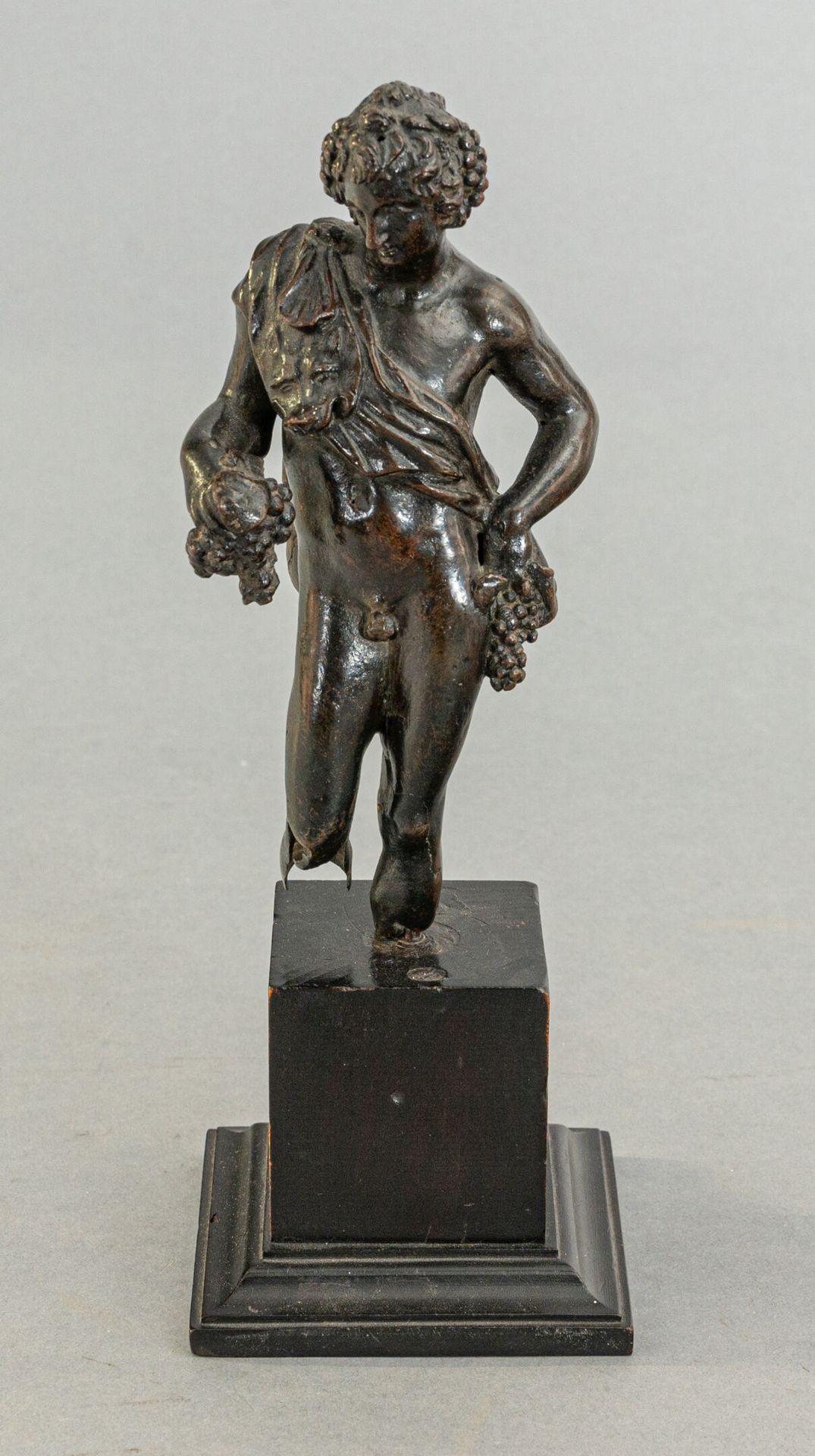 Null École ITALIENNE du XVIe siècle
Bacchus
Bronze à patine brune
Socle en bois &hellip;