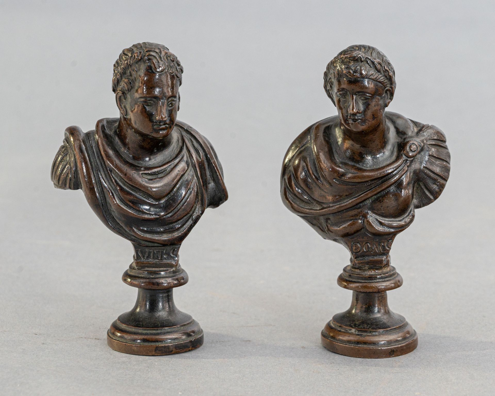 Null Italie du Nord, vers 1600
Empereurs Romains
Paire de petits bustes en bronz&hellip;