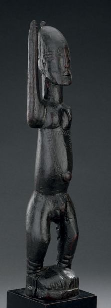 Null Statue Djennenke - PLATEAU DE BANDIAGARA, MALI
Probablement Haute Epoque
Bo&hellip;