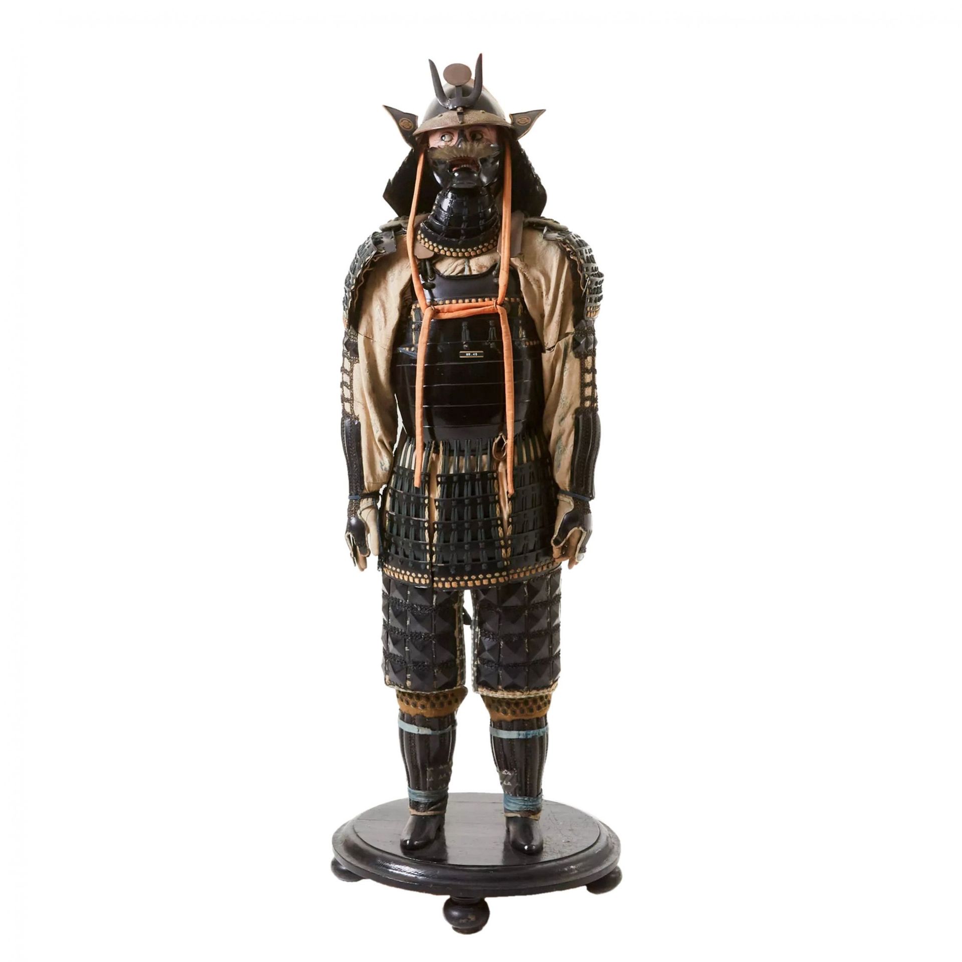 Null Armure de samouraï, période Edo. Composé de: cuirasses - do, jupe plate - k&hellip;