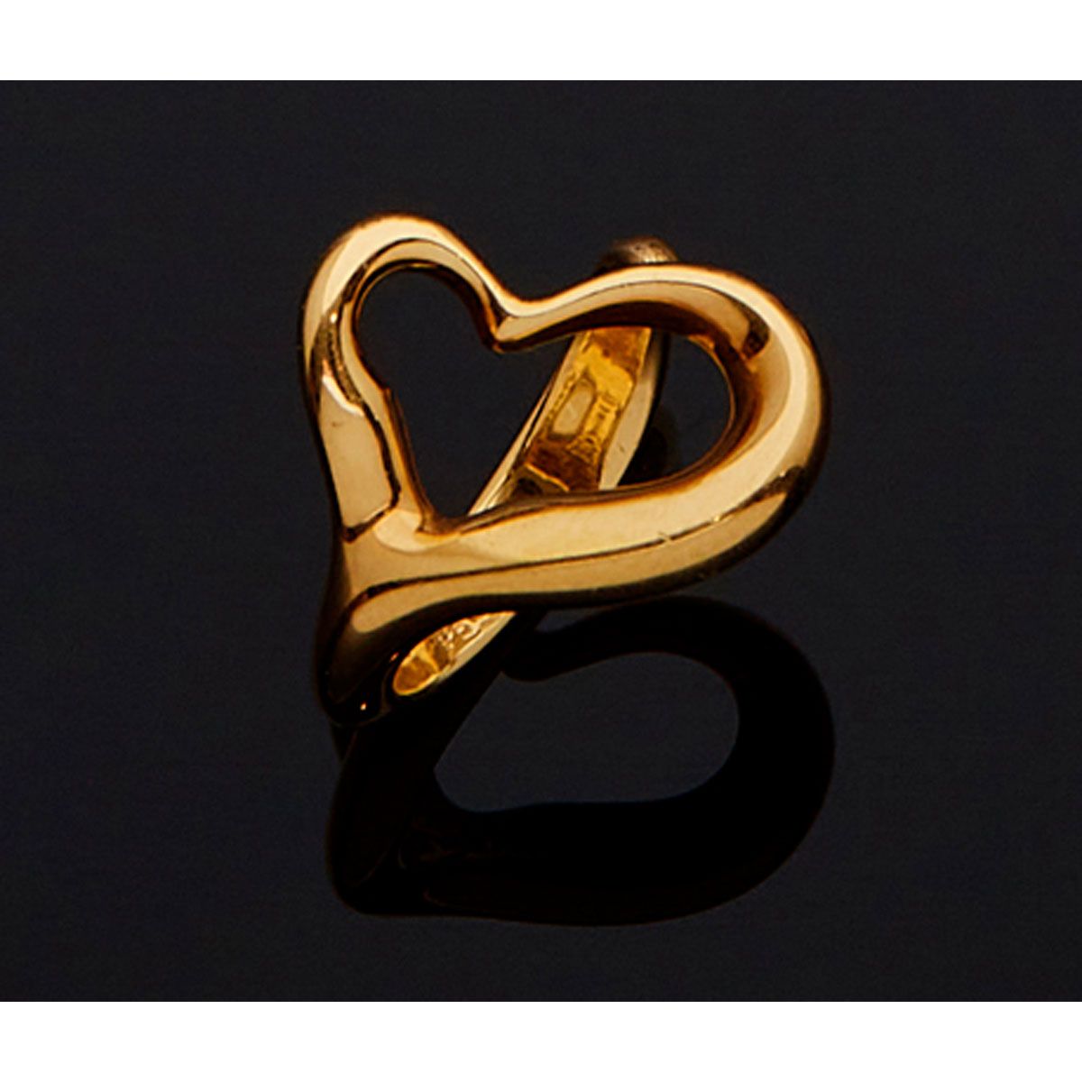 Null TIFFANY.

黄金戒指18K 750 mill.造型为一颗心，签名为Tiffany & Co, Peretti。

B.P. 8.6克。- TD&hellip;