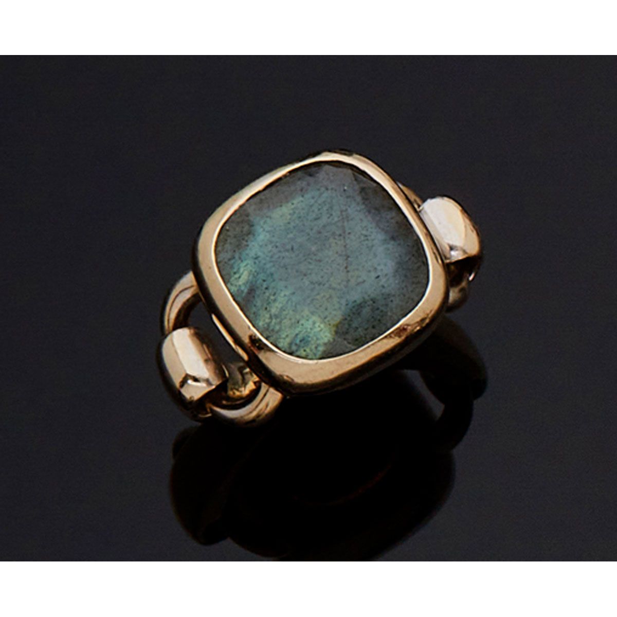 Null POIRAY. 

Infrani semi-articulated ring in 18K white gold and labradorite. &hellip;
