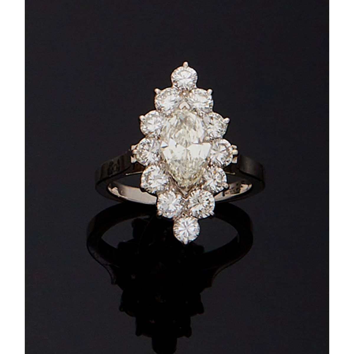 Null Marquise-Ring aus 18 K Weißgold, besetzt mit einem Diamanten (ca. 1 Karat, &hellip;