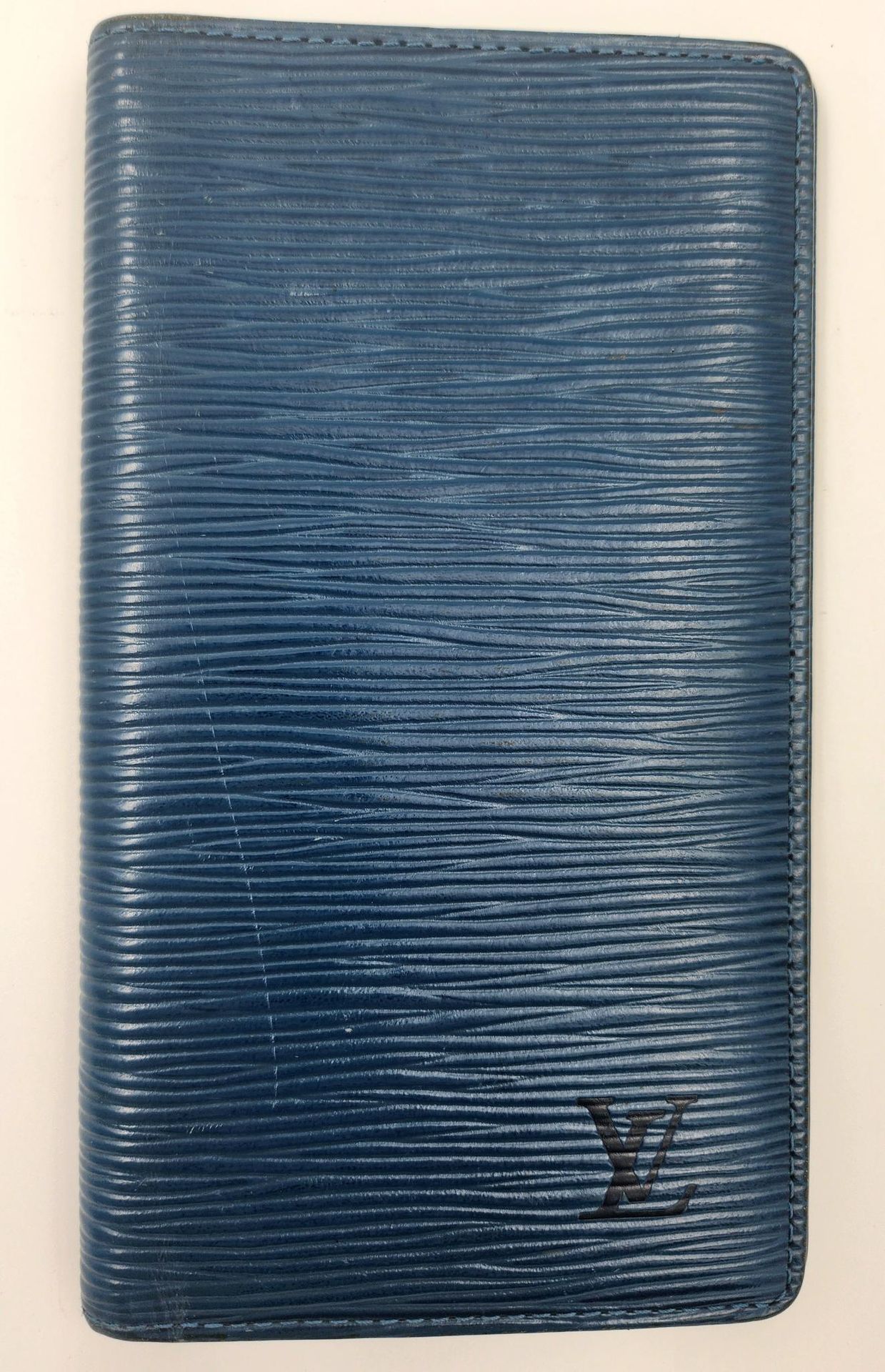 Null LOUIS VUITTON Made in Spain.
Kartenhalter aus blauem Epi Leder.
Gebrauchter&hellip;