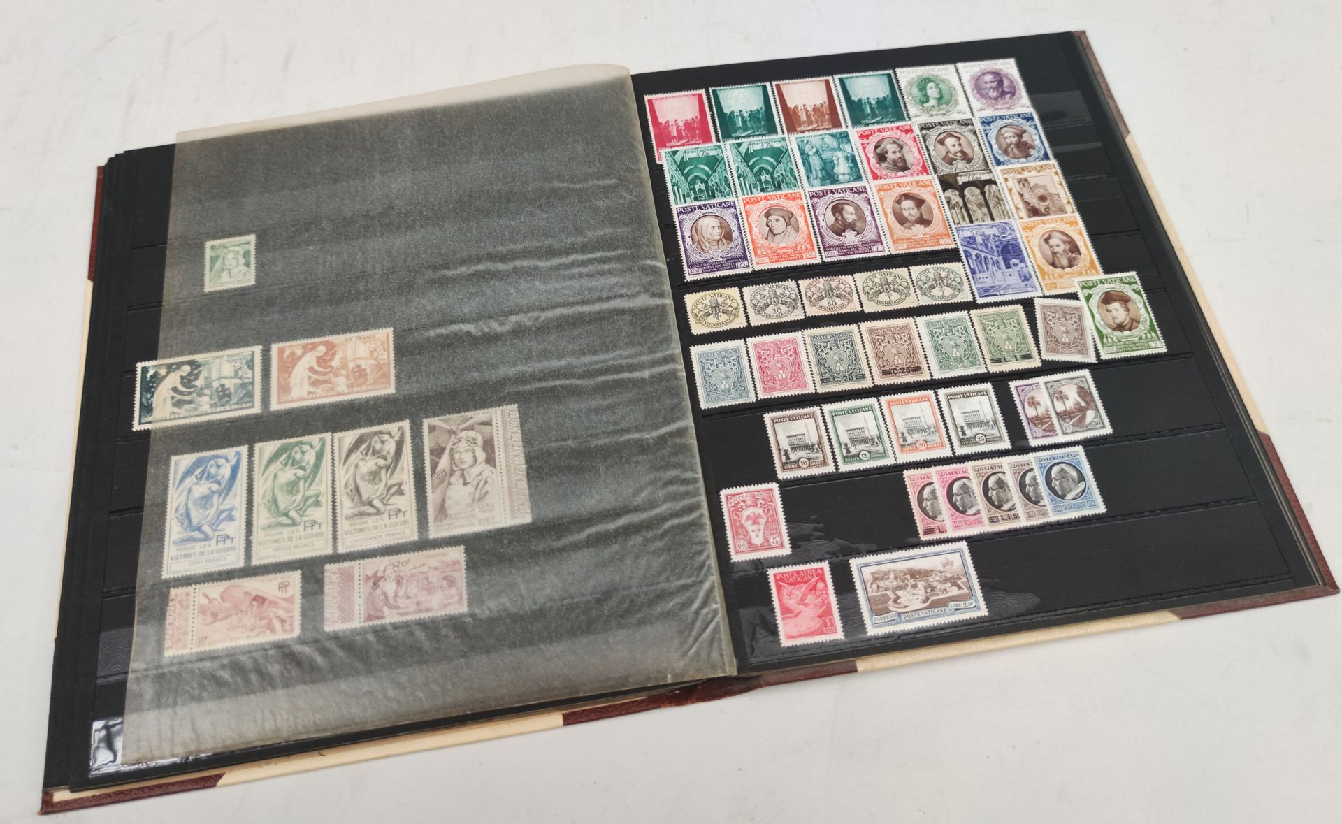 Null 
Album de timbres
Expert : Monsieur BEHR, 18 Rue Drouot, 75009 Paris Tel : &hellip;